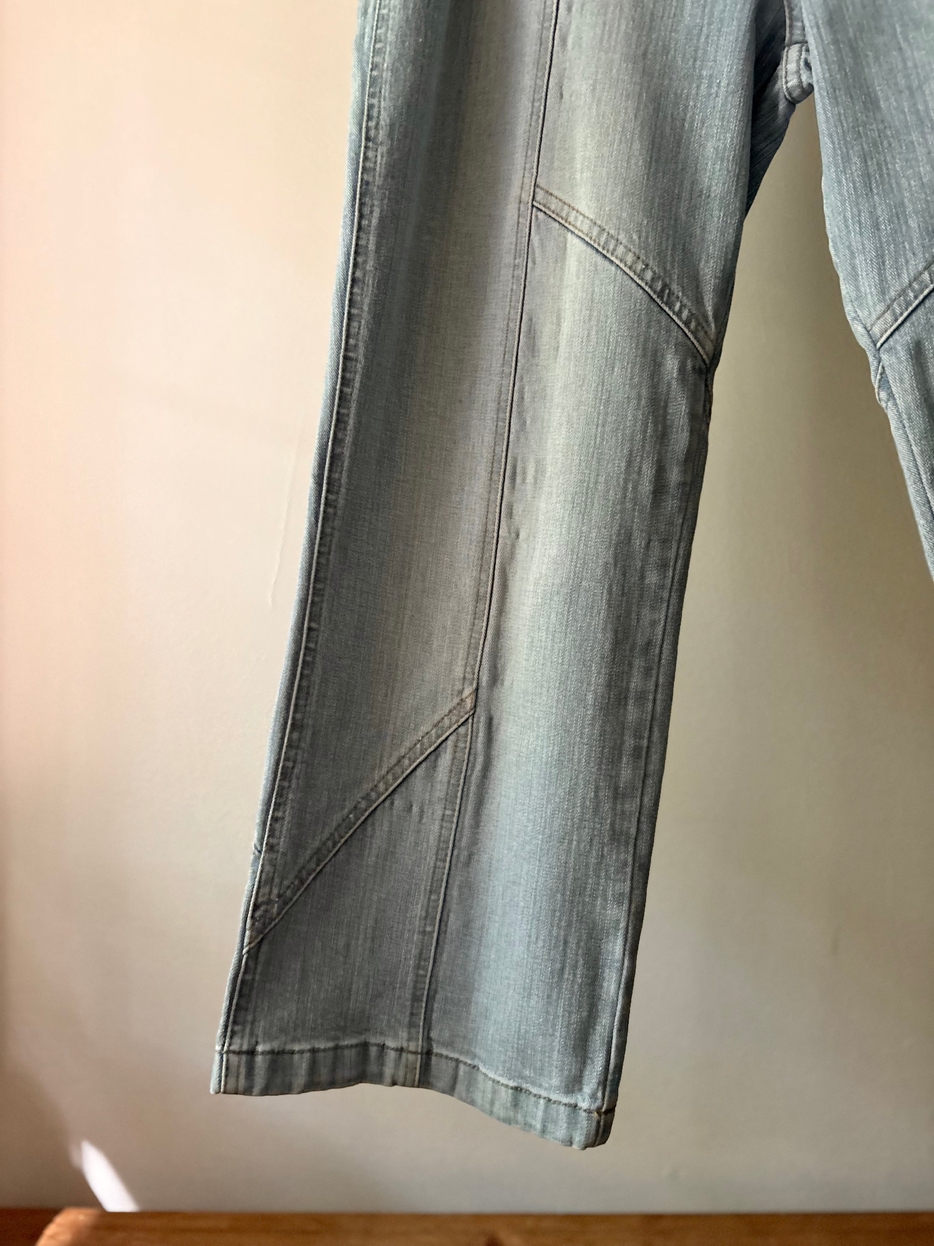 Y2K Light Wash Low Rise Capris with Chunky Belt | Size 31”