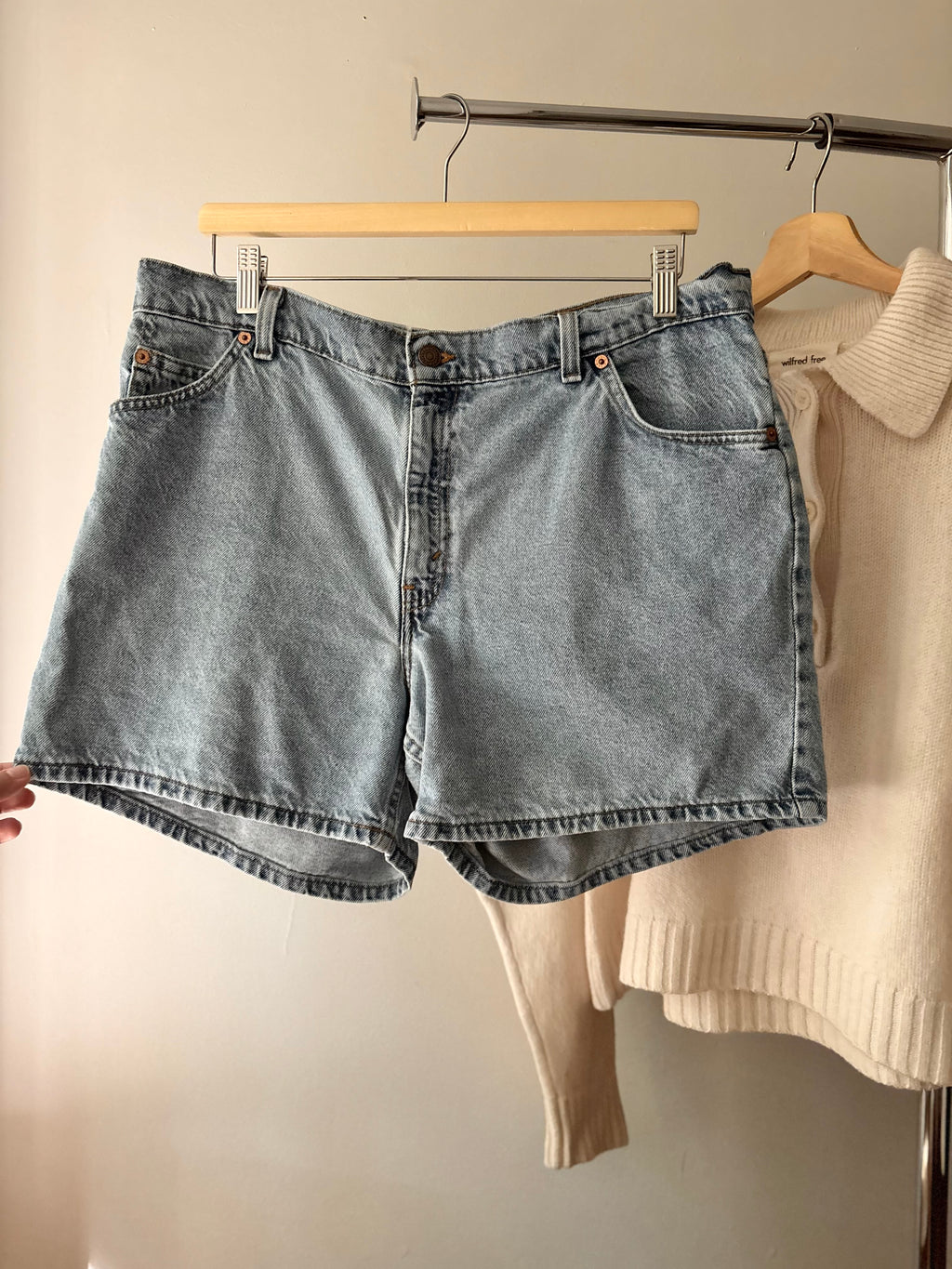 1990s White Tab Levi Jean Shorts | Size 34”