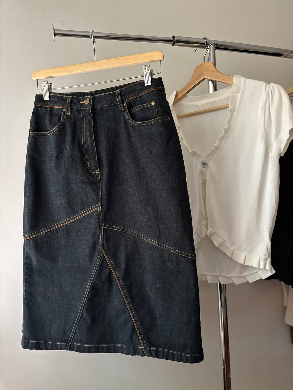 Y2K Dark Denim Midi Skirt with Brown Trim | Size 27”