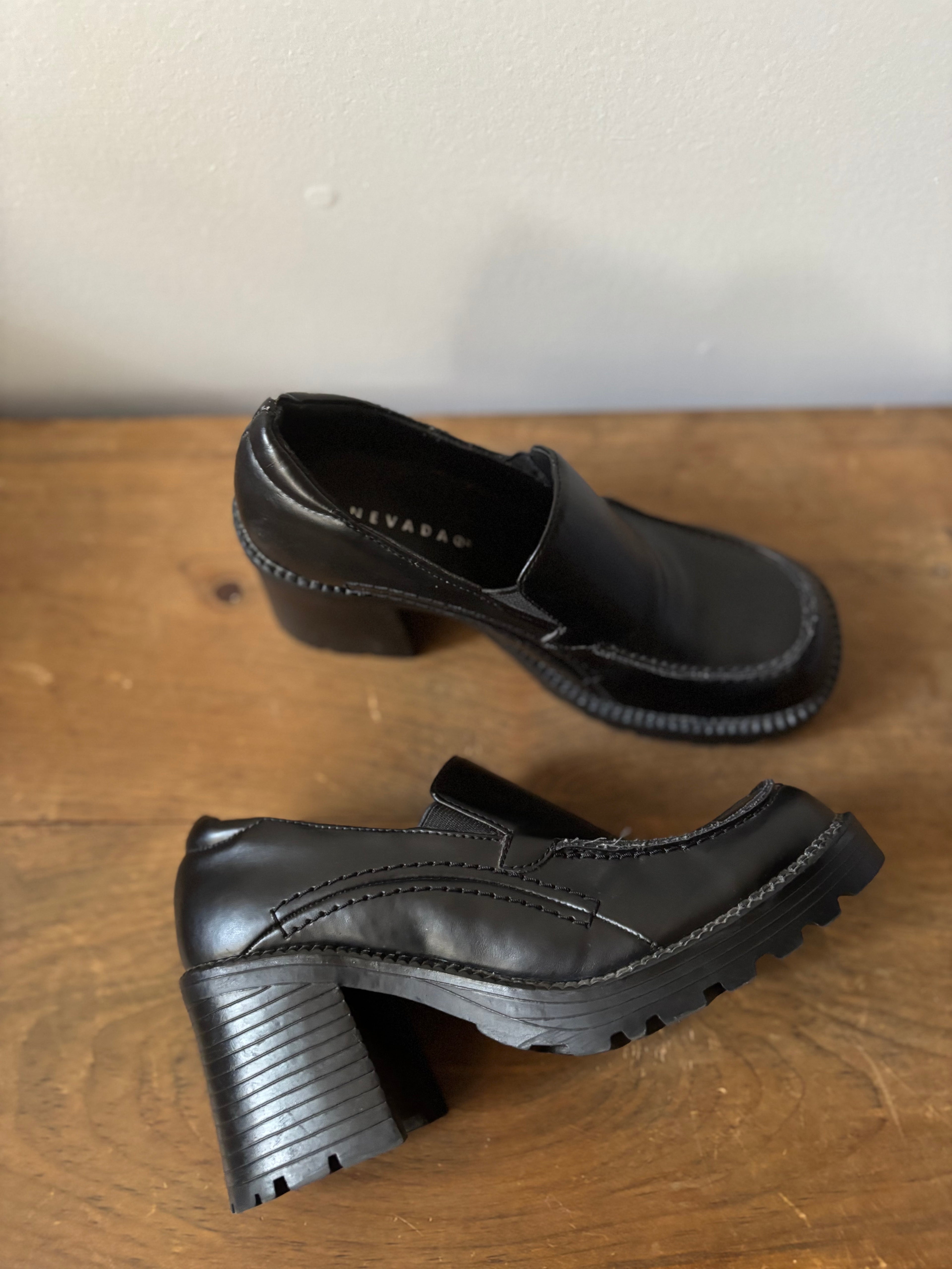 1990s Chunky Nevada Shoes | Size 8