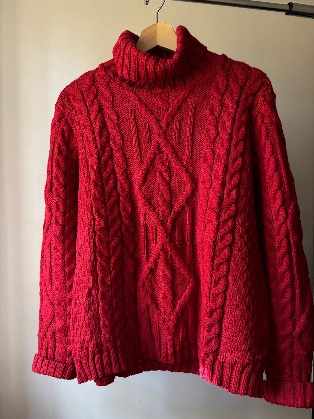 Vintage Boxy Aran Red Merino Wool Cable knit Turtleneck
