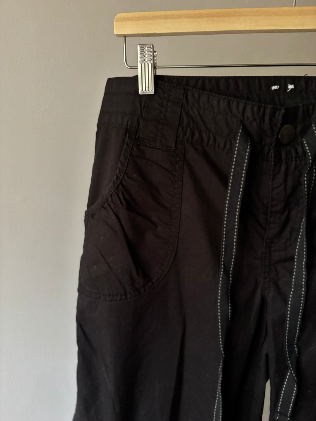 Y2K Capris with Bows & Ruched Pockets | 34" waist