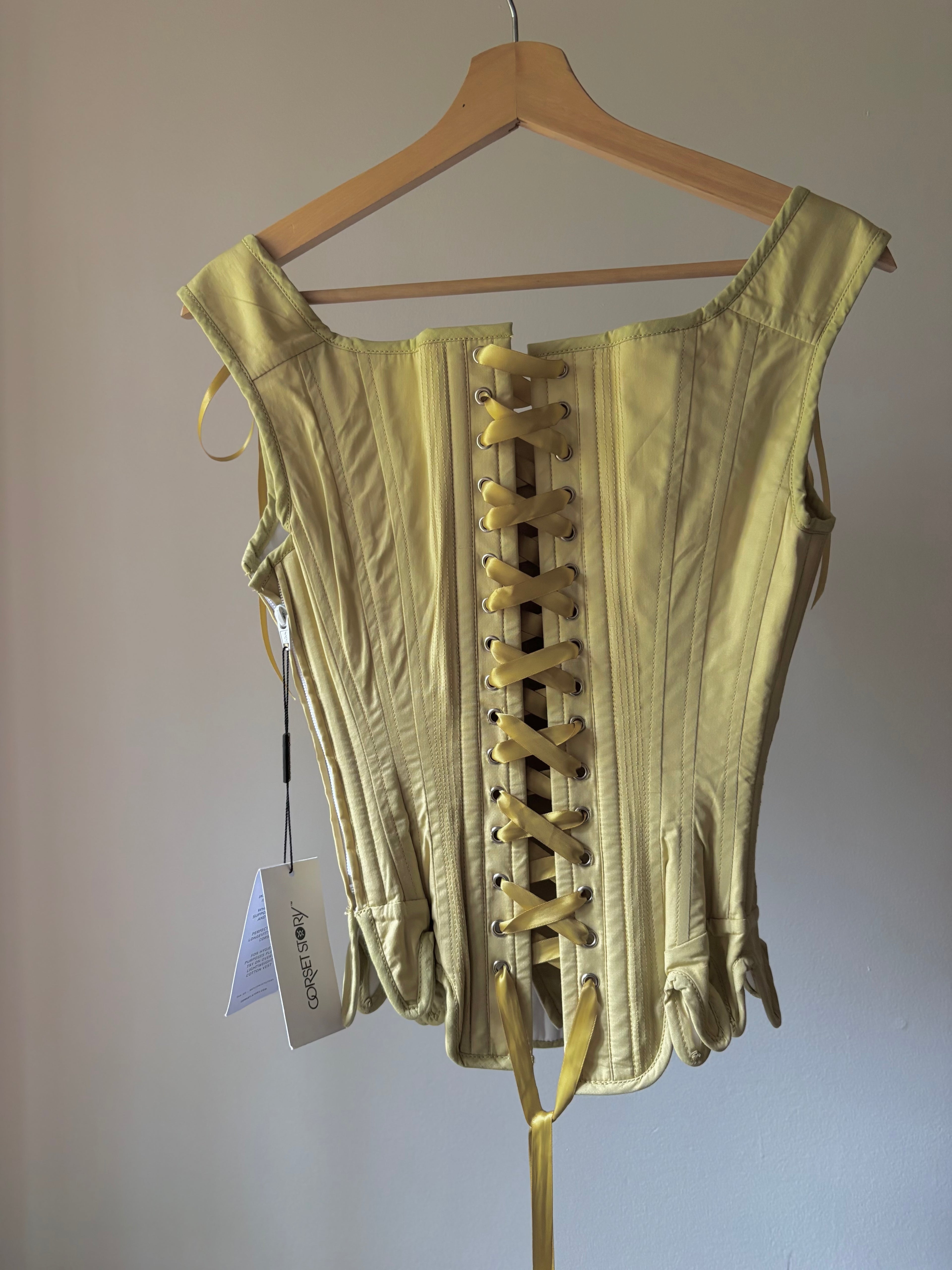 (NWT) Green Cotton Corset with Tie Sleeves and Scallop Trim