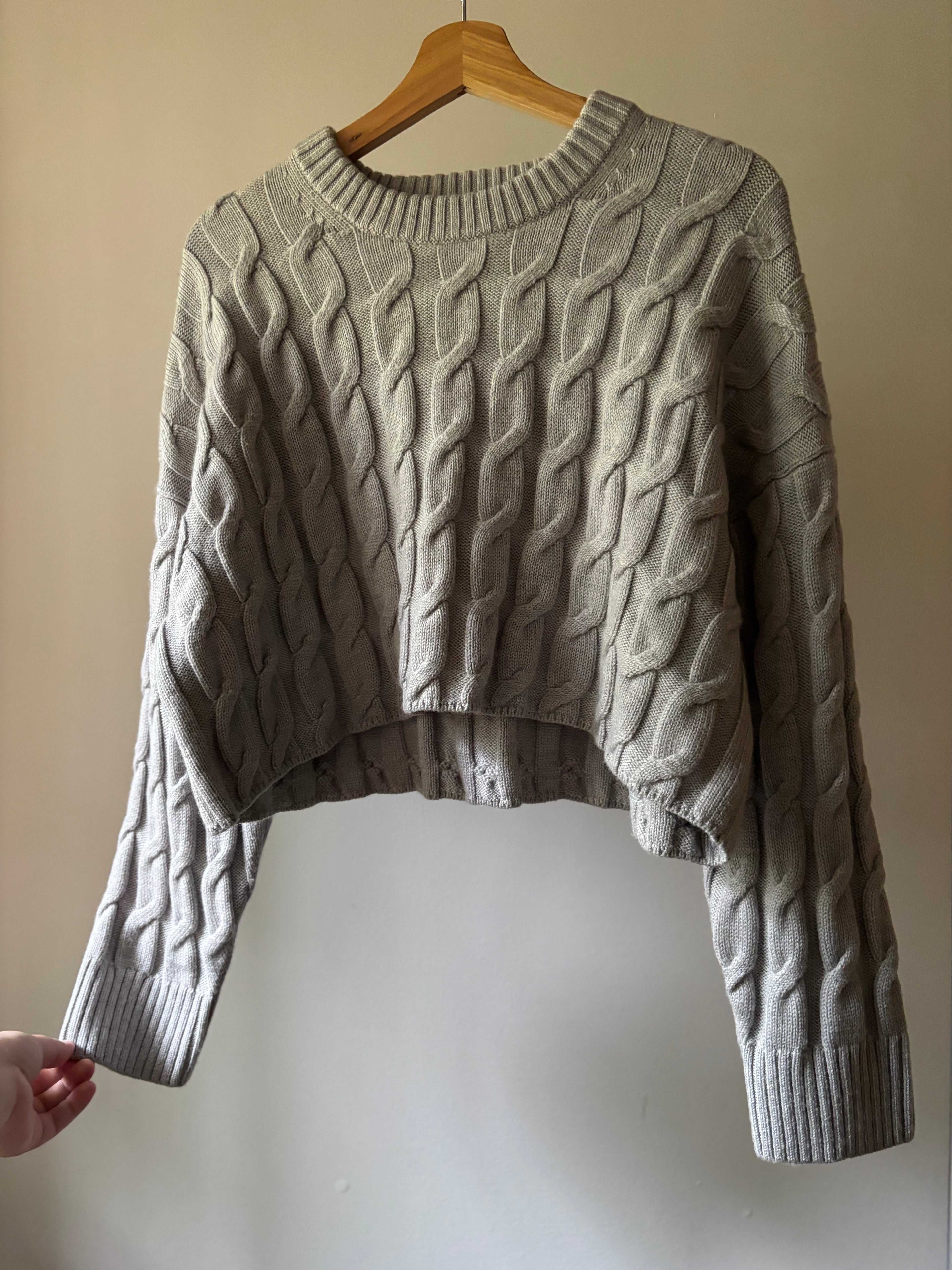 Pure Merino Wool Cropped Babaton Sweater | Soft Grey Cable Knit