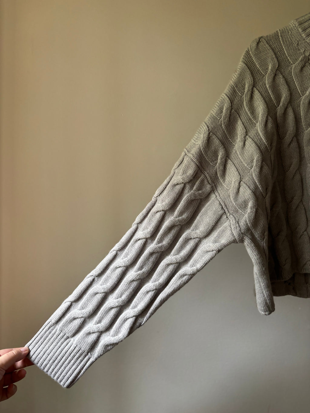 Pure Merino Wool Cropped Babaton Sweater | Soft Grey Cable Knit