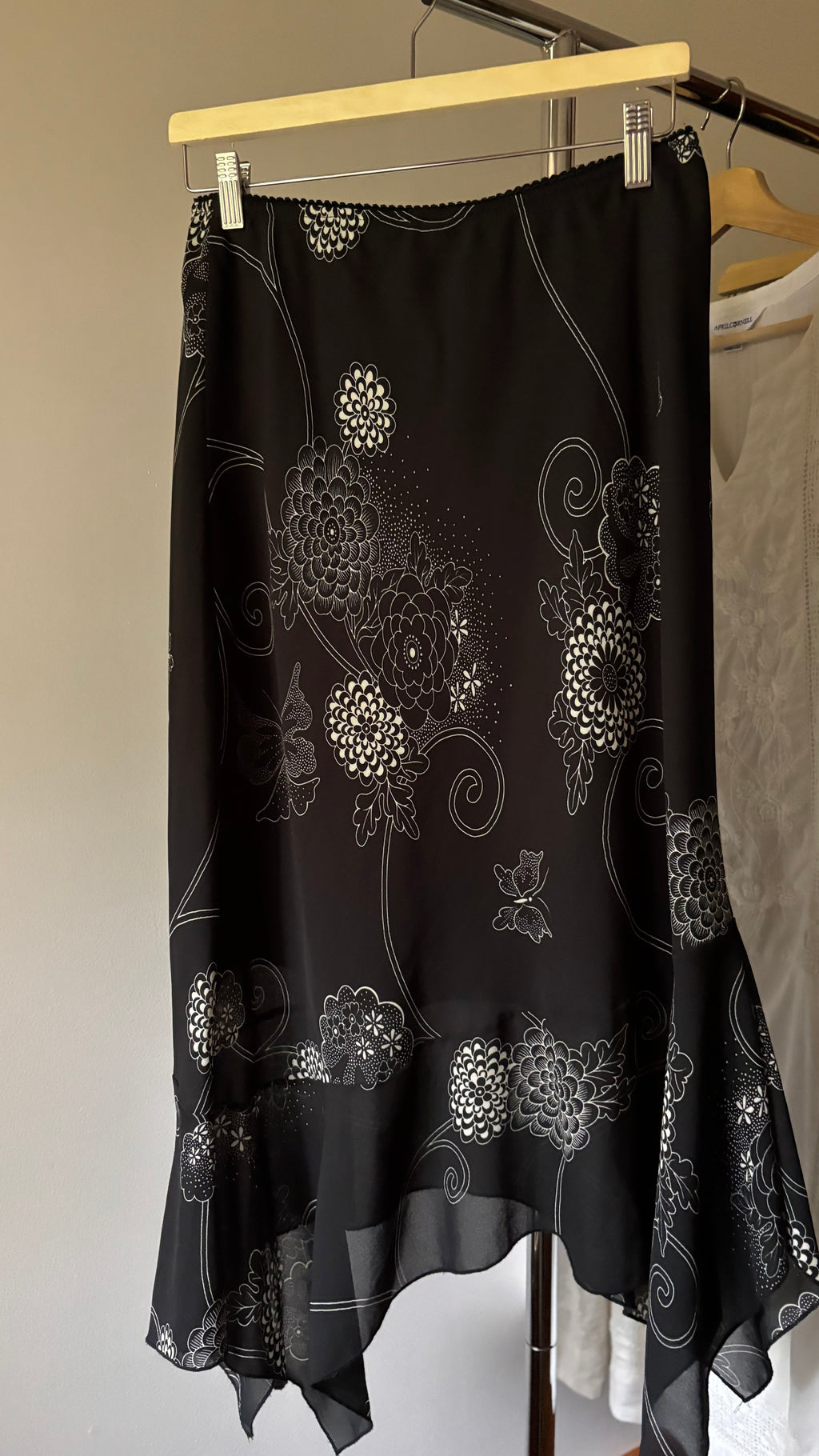 1990s Asymmetrical Floral Slip Skirt | 29-34"