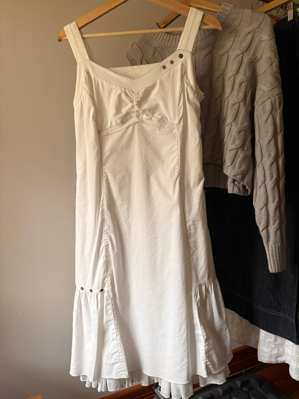 Y2K Sweetheart White Ruffled Midi Dress (has stretch)