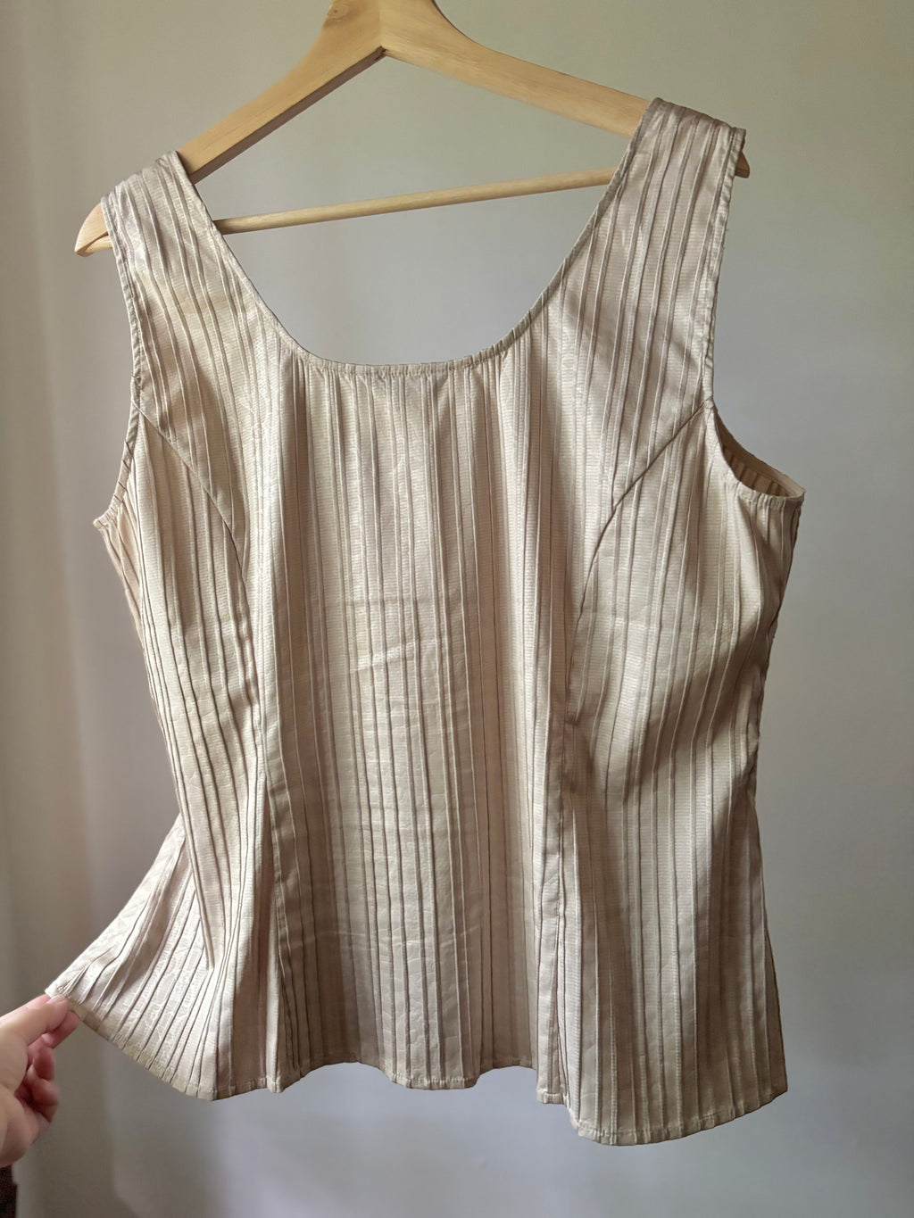 1990s Button-Front Ribbed Tank Top with Embossed Flowers