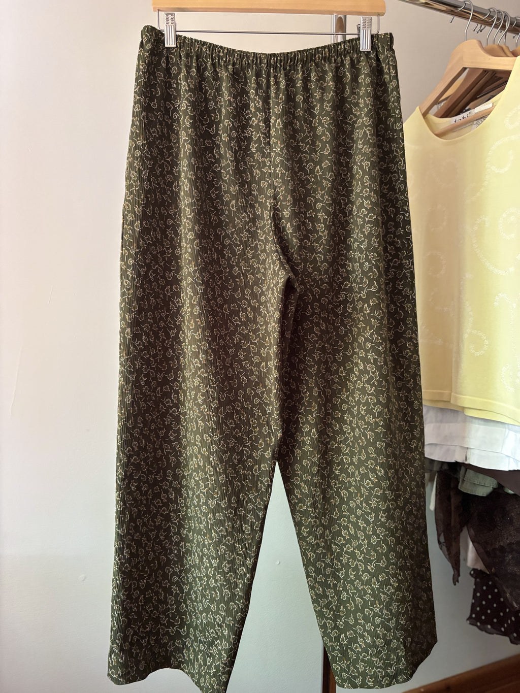 1990s Breezy Green Floral Drawstring Pants | 32-36" waist