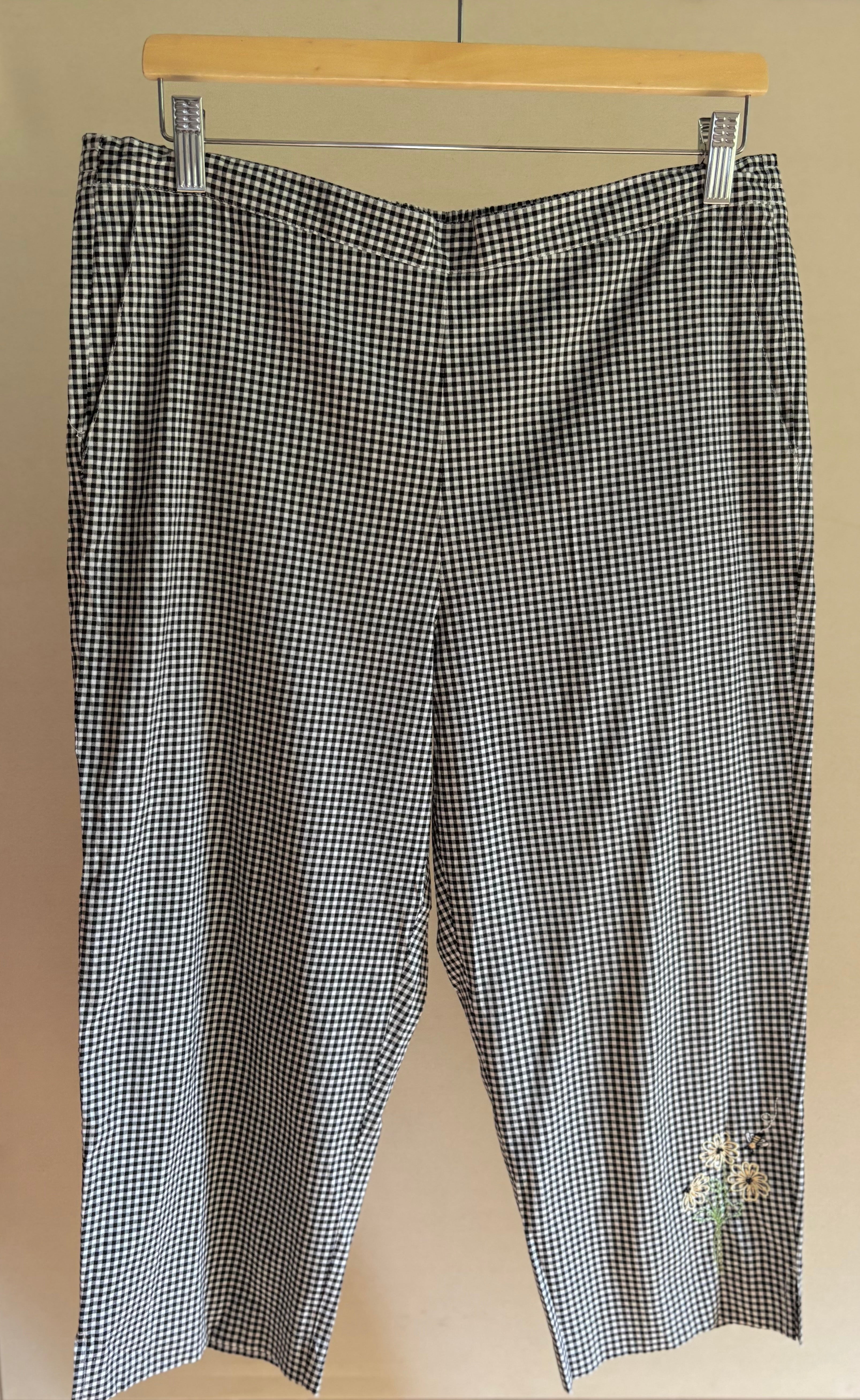 Y2K Gingham Capris with Embroidery | 34-36"