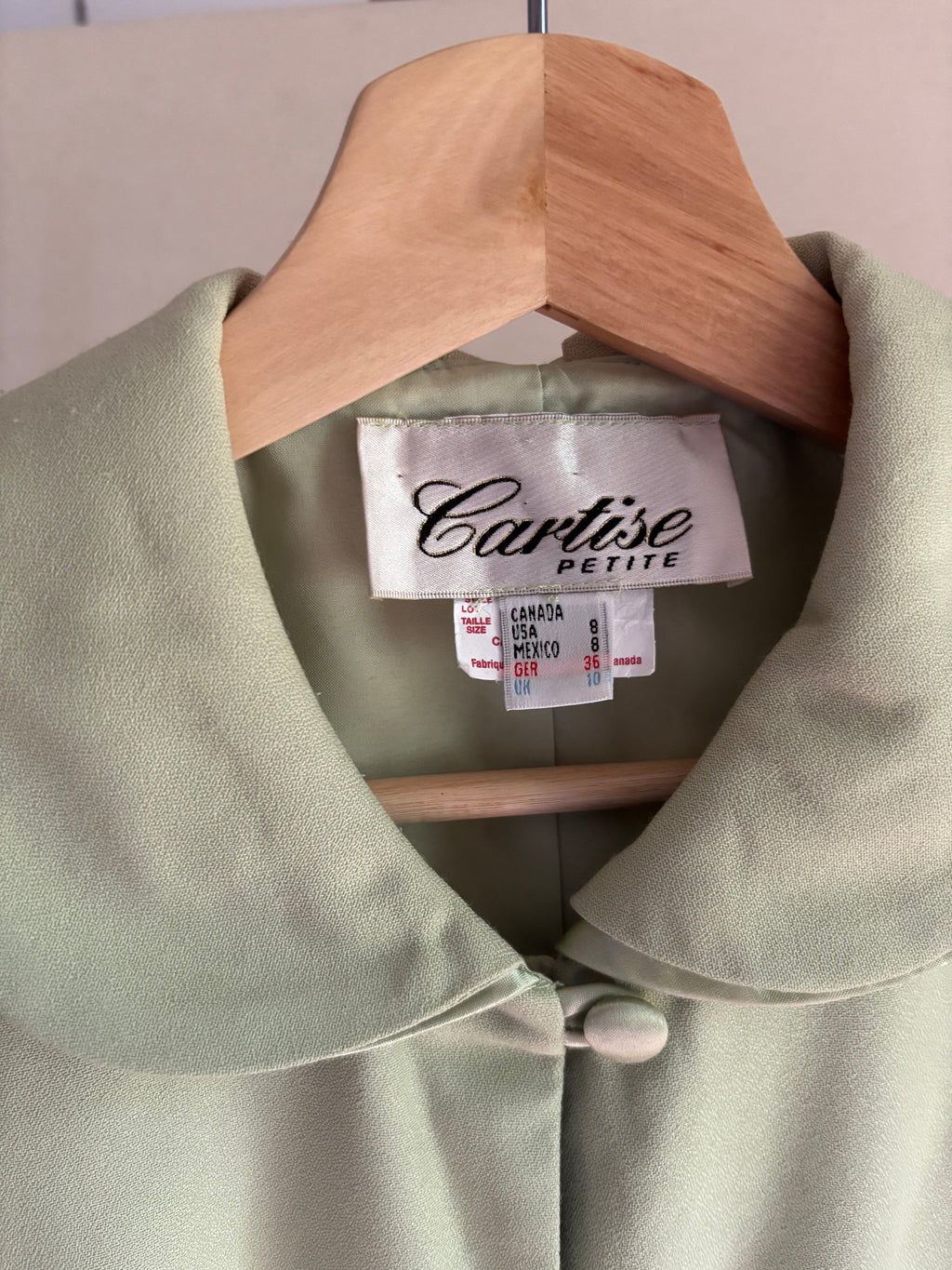 1990s Vintage Unique Green Collared Top