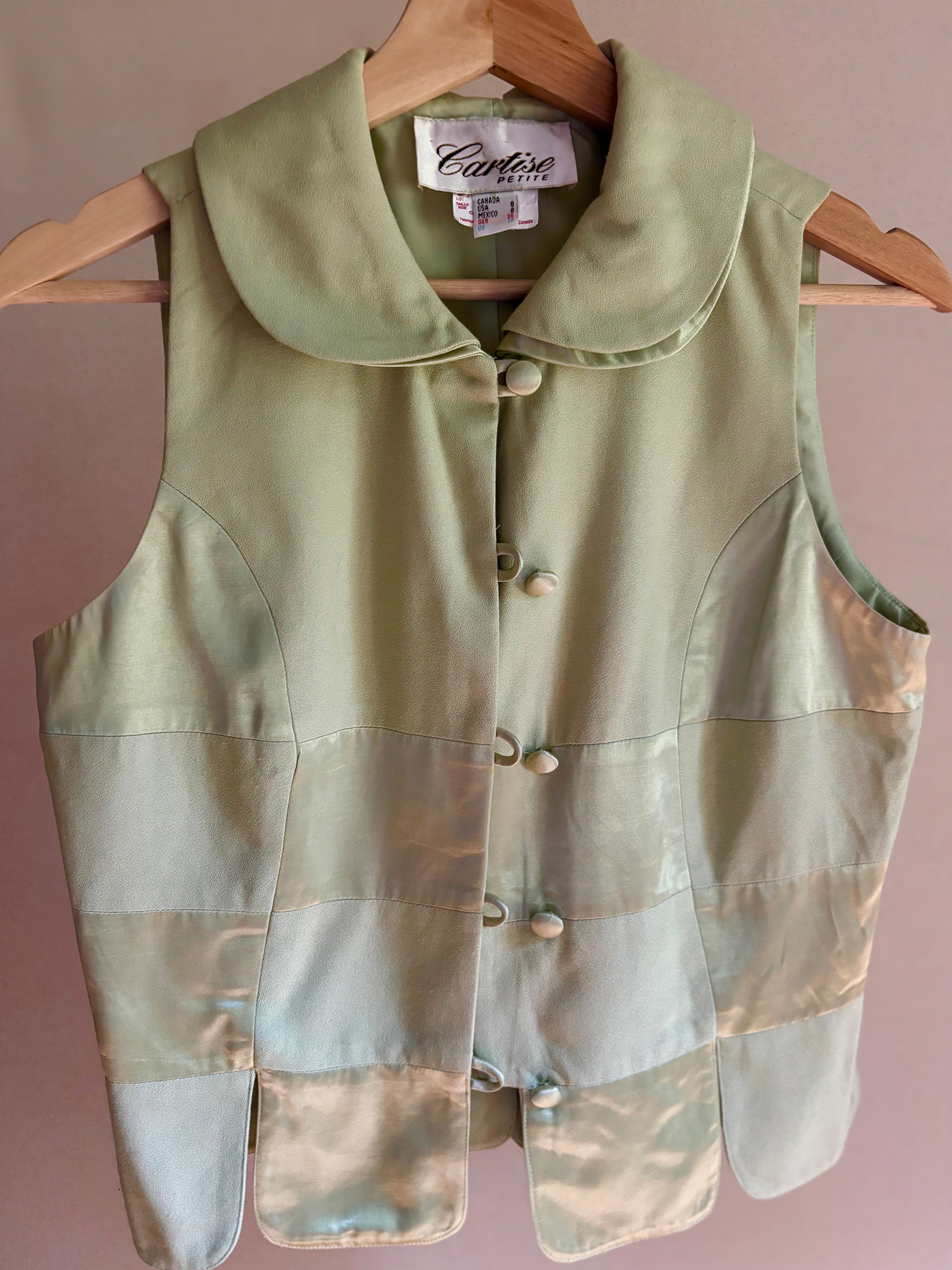 1990s Vintage Unique Green Collared Top