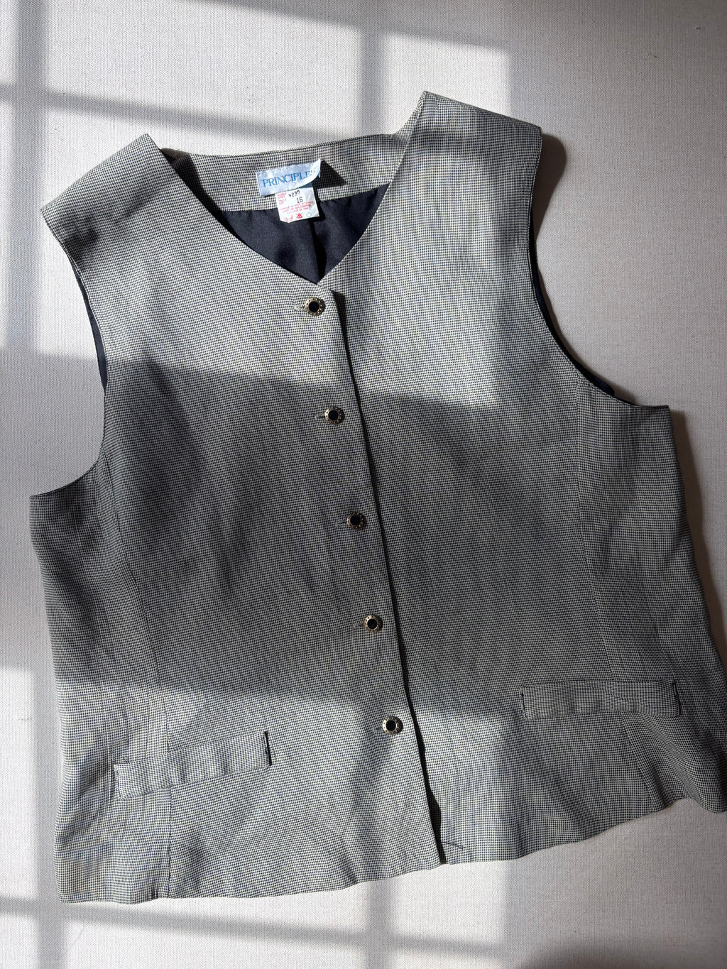 1990s Lightweight Vest | Vintage Sleeveless Top