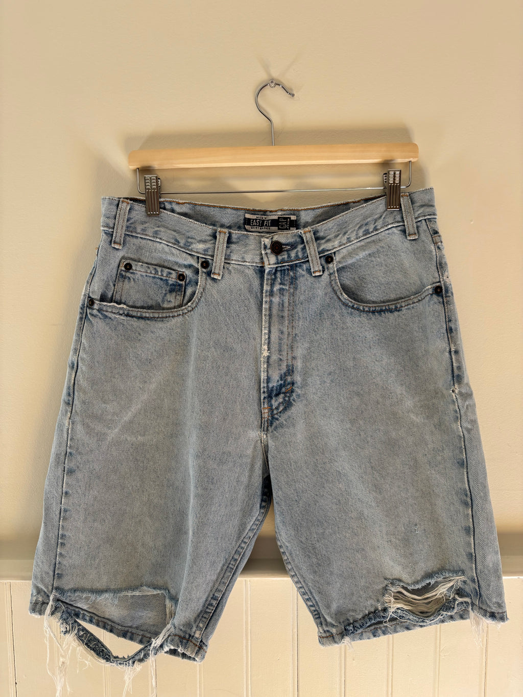 1990s Light Wash Distressed Jorts | size 33"