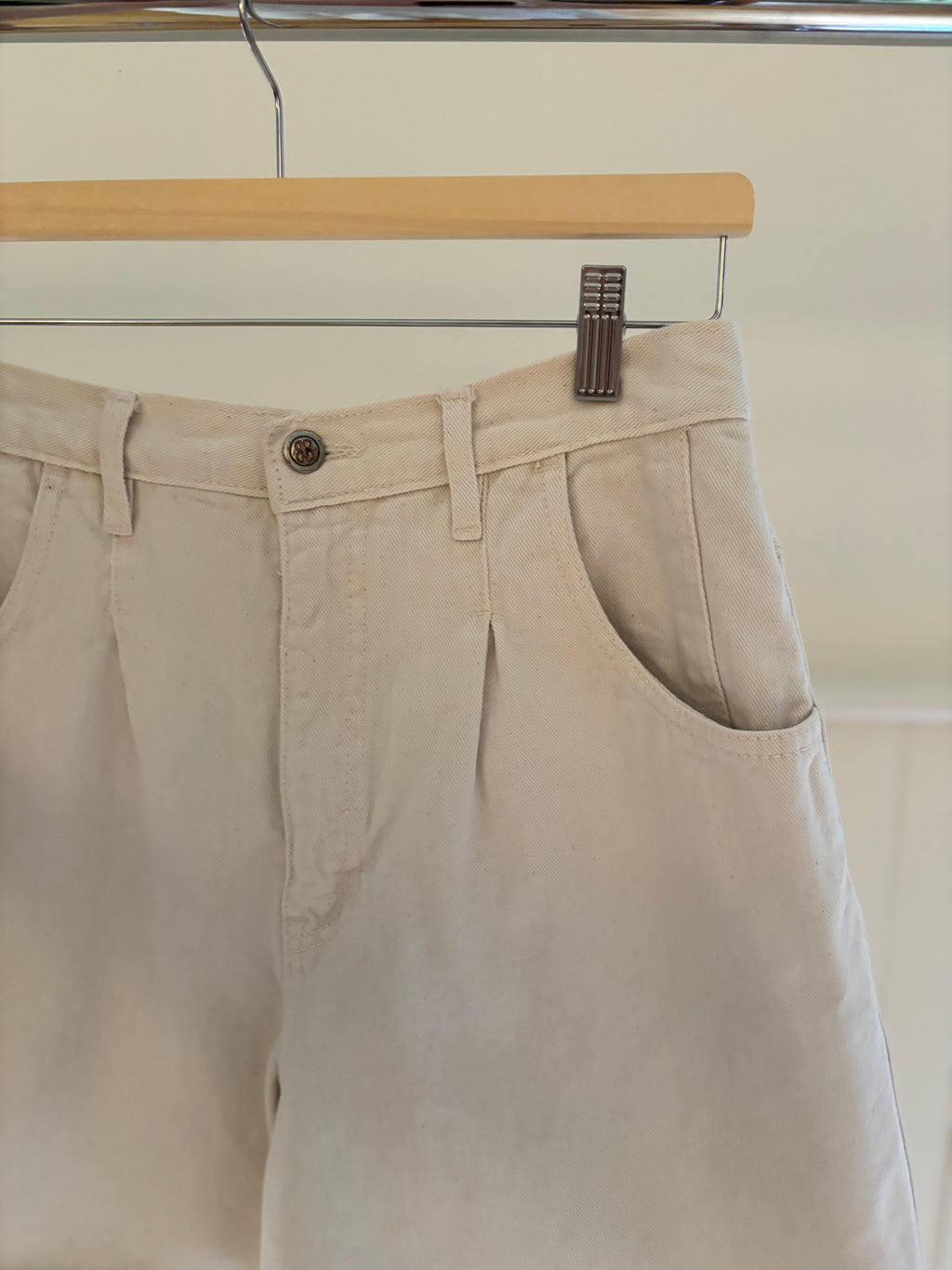 1990s High Rise White Jean Shorts | size 26"