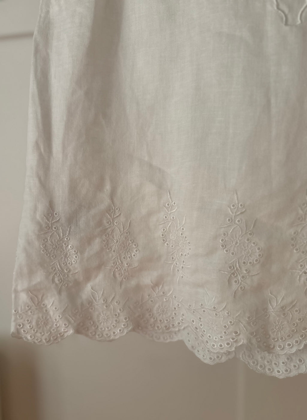 Y2K White Linen Top with Embroidery