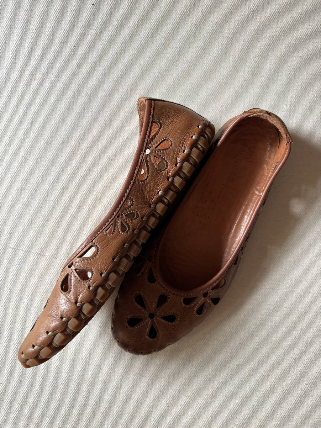 Leather Floral Volks Walkers Flats sz 8.5