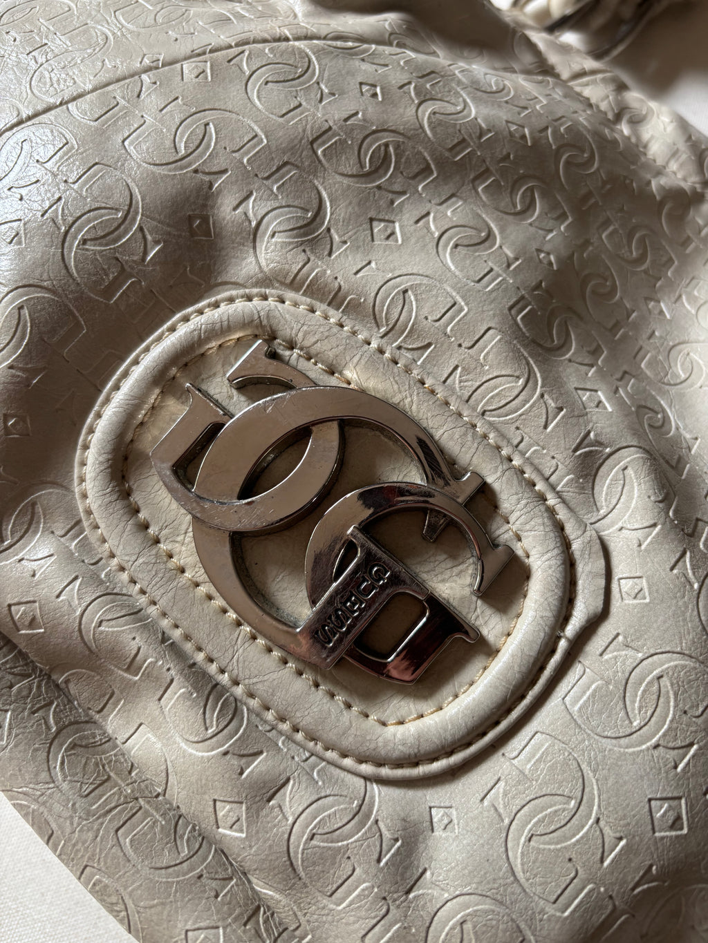 Y2K Cream Leather Slouchy Guess Bag