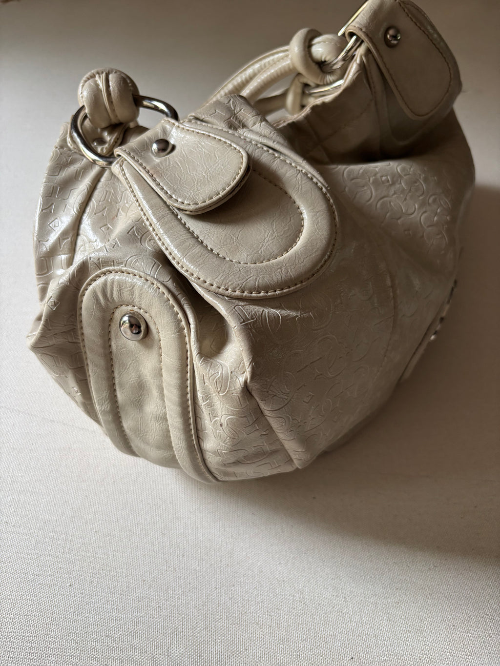 Y2K Cream Leather Slouchy Guess Bag
