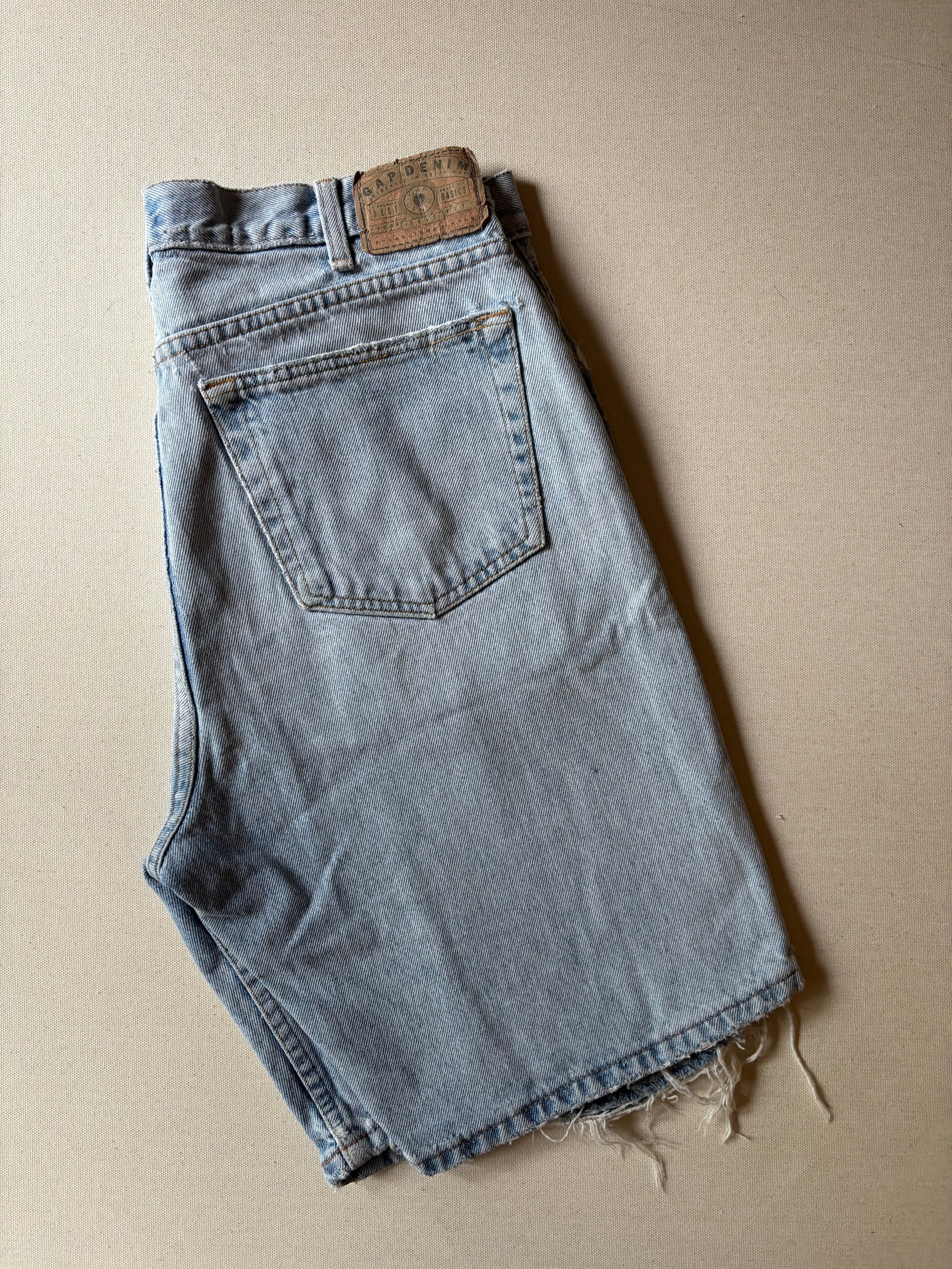 1990s Light Wash Distressed Jorts | size 33"