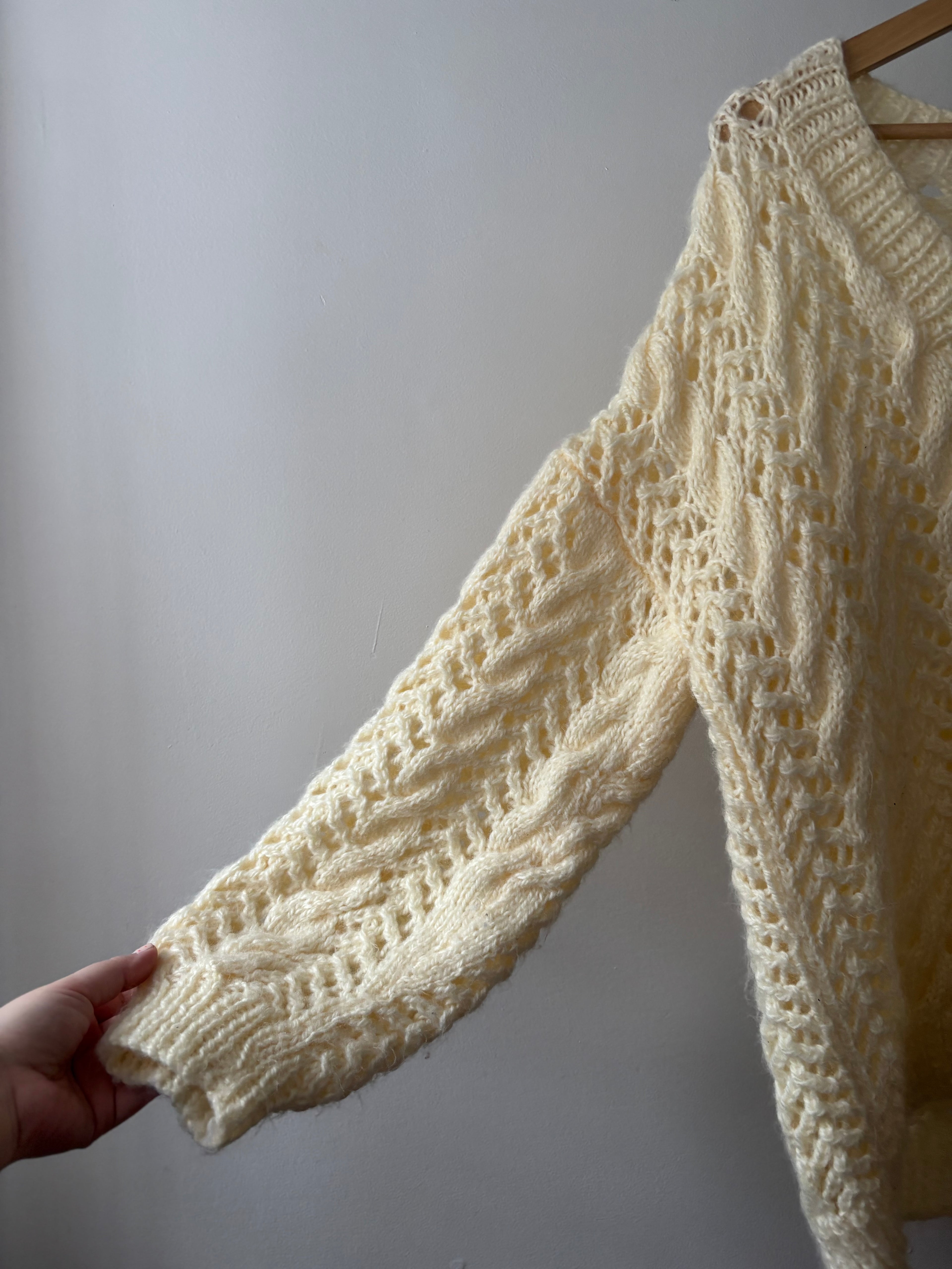 1990s Handknit Cream Boxy Sweater | Vintage Fuzzy Cozy V-neck Knit