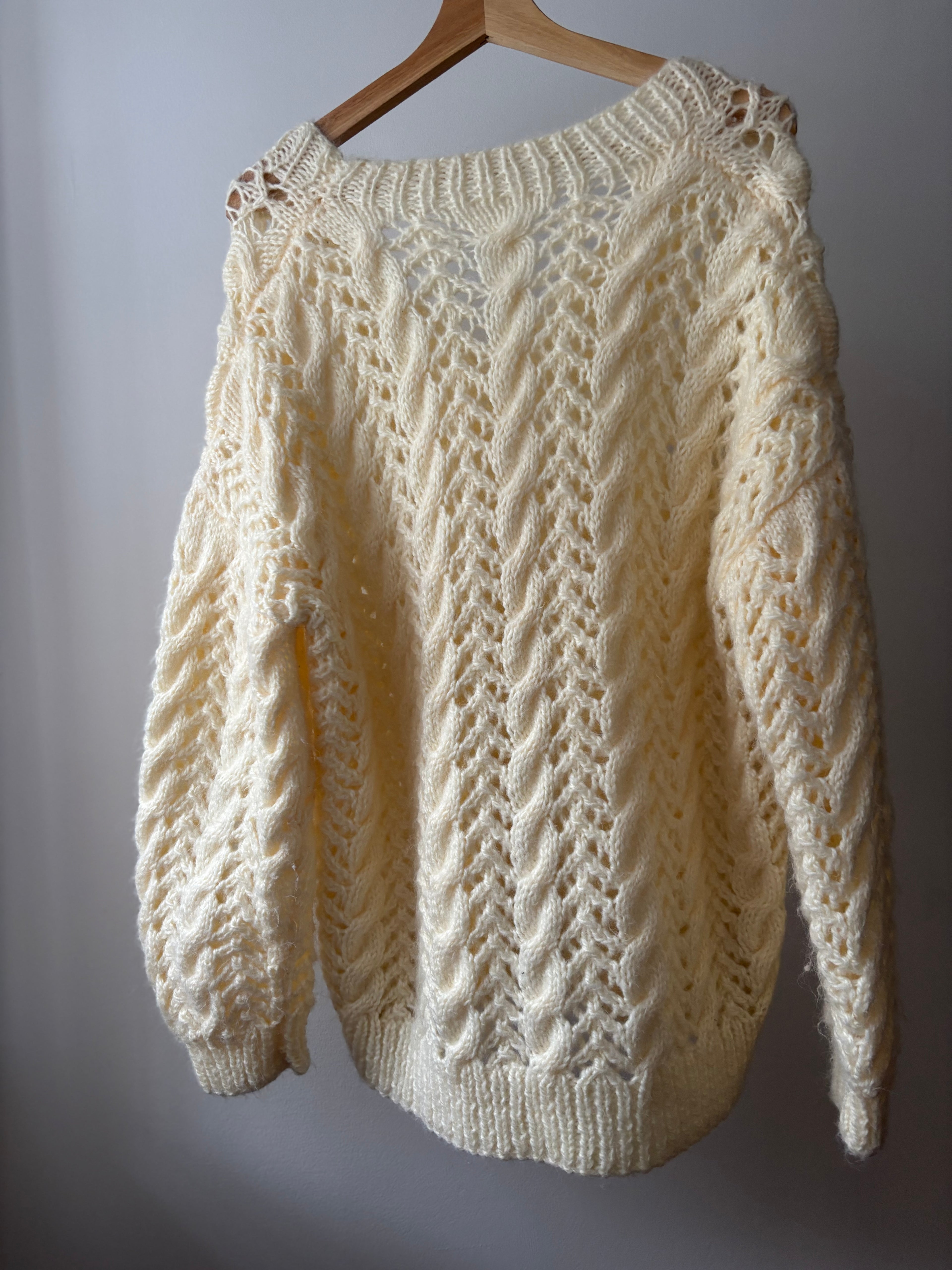 1990s Handknit Cream Boxy Sweater | Vintage Fuzzy Cozy V-neck Knit