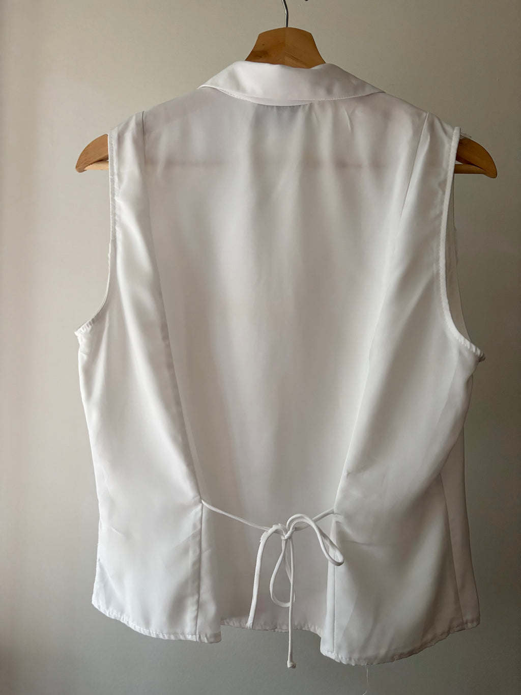 1990s Tie-Back White Sleeveless Top