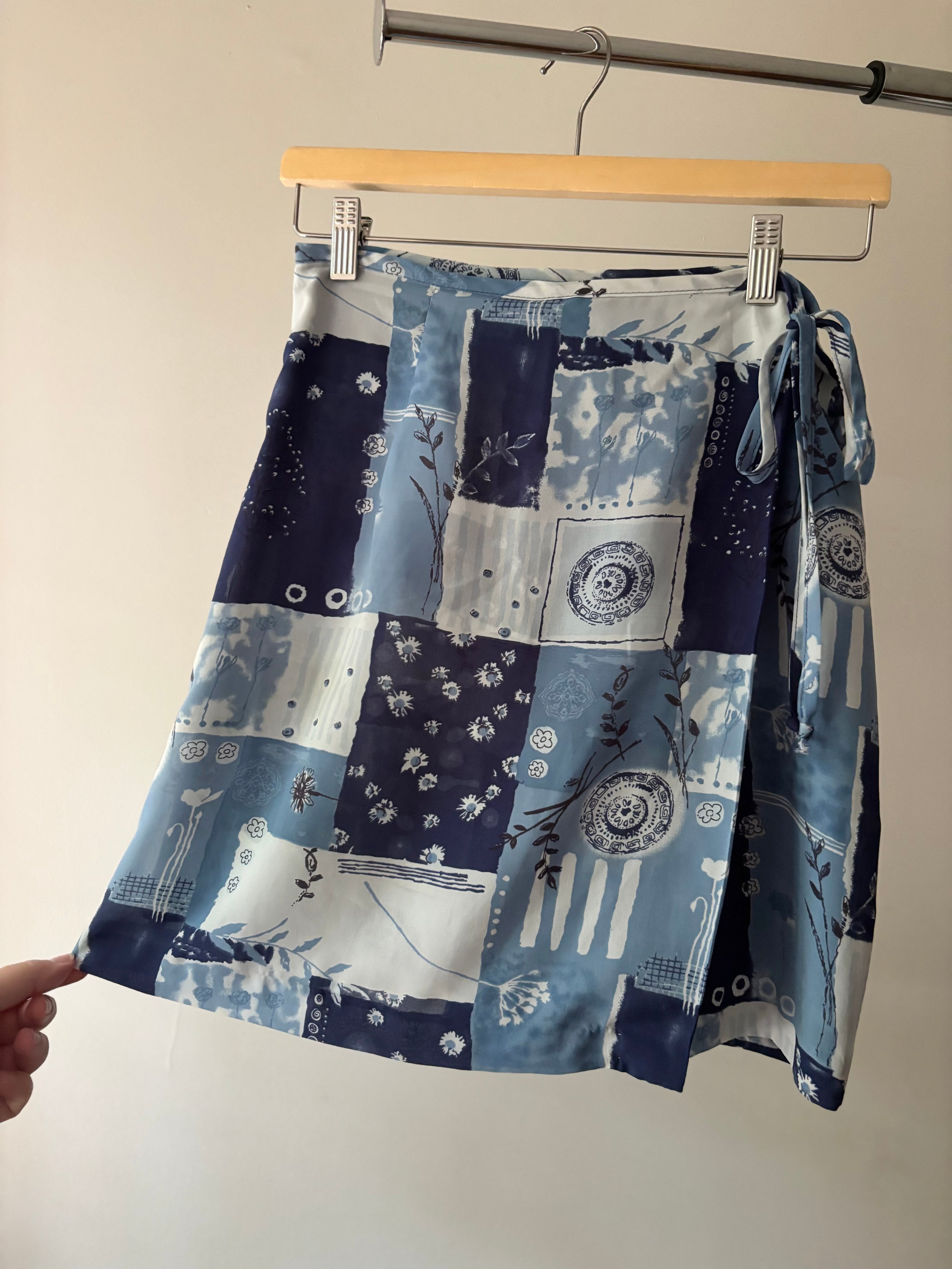 1990s Patterned Mini Wrap Skort | size 26"