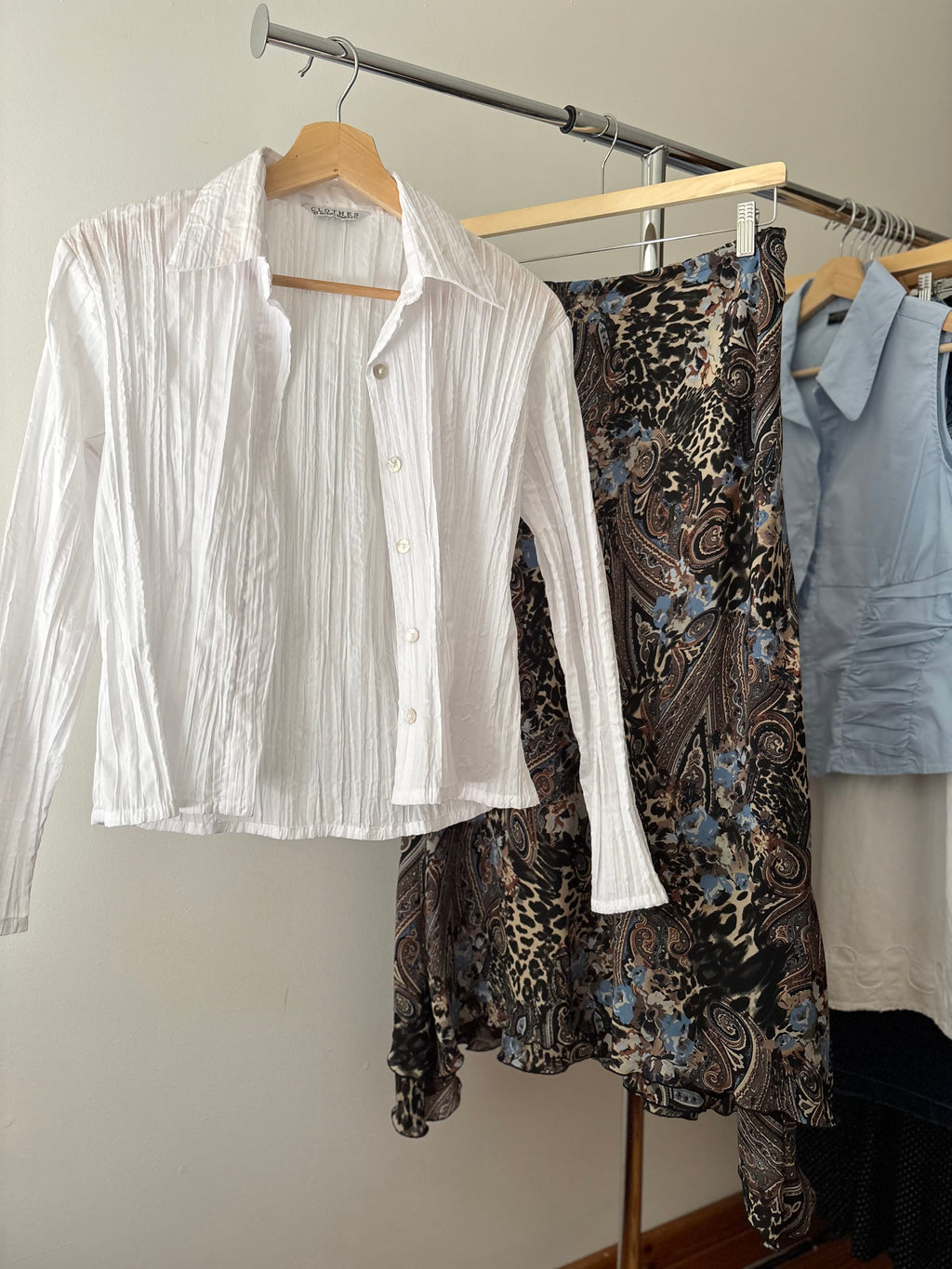 Y2K White Cotton Blouse with Flare Sleeves