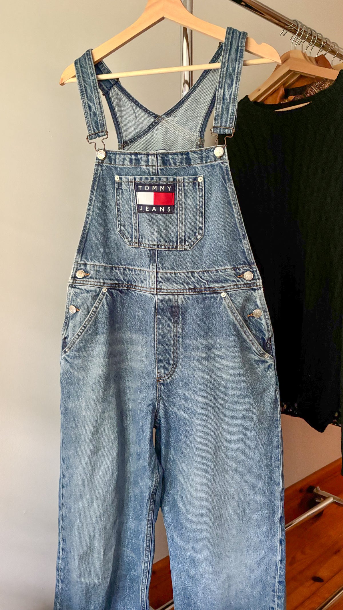 Tommy Jeans Midwash Overalls with Flag | Size 32"