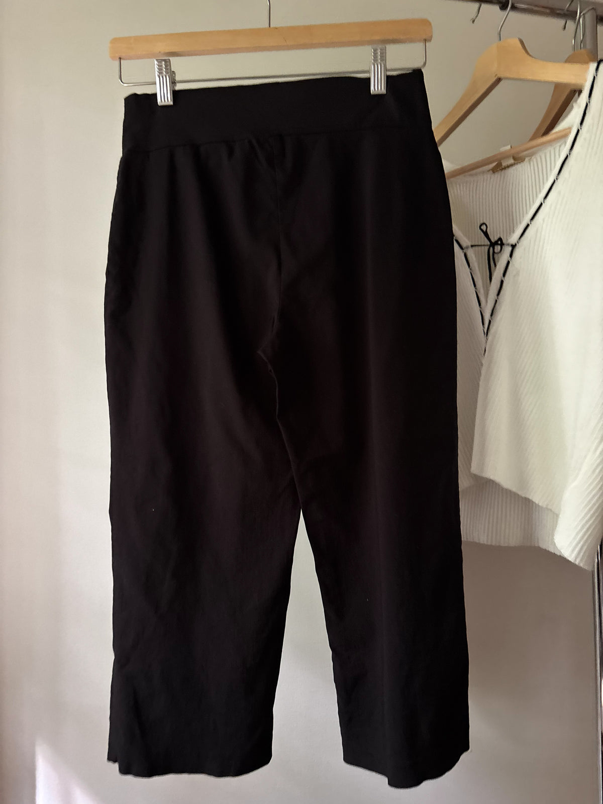 Y2K Fitted Black Stretchy Capris | Size 26-30"