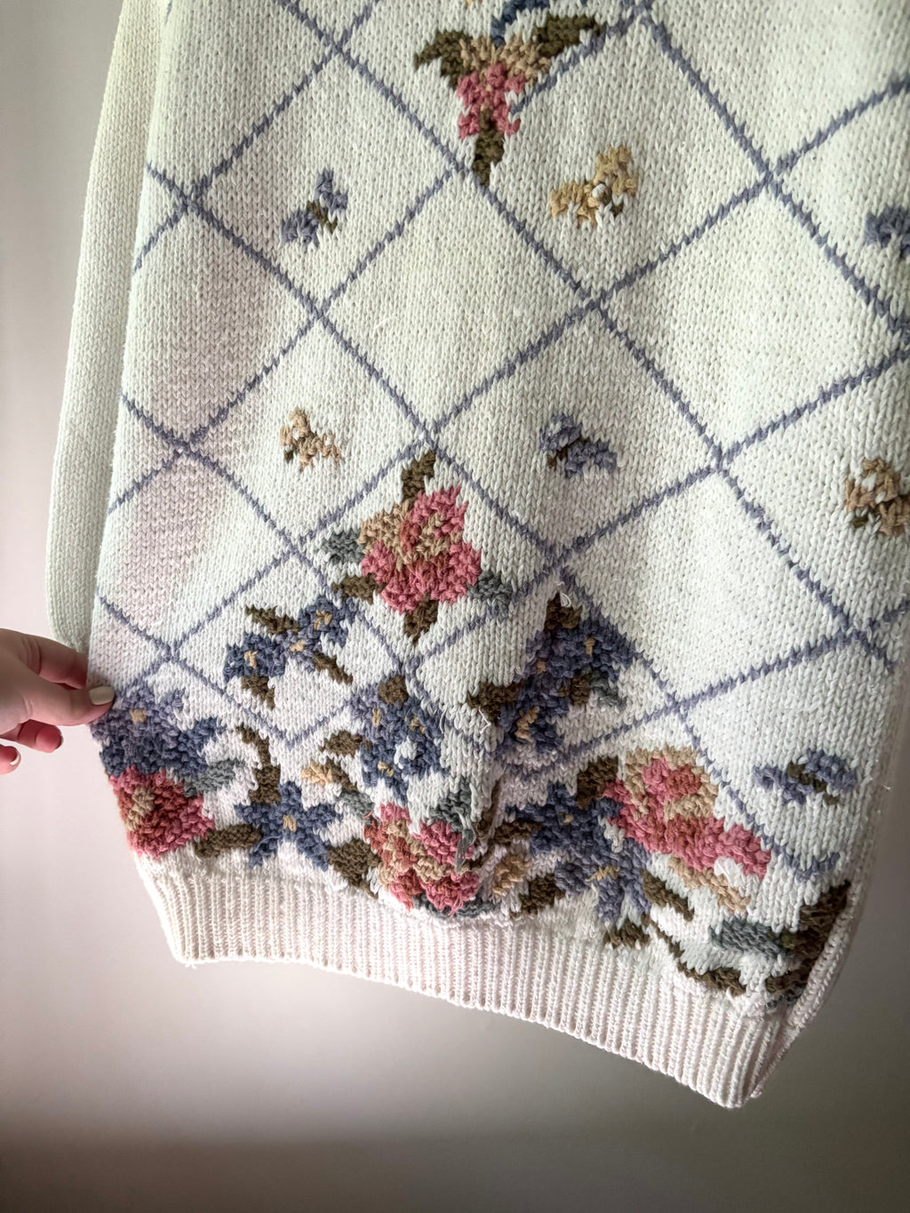1990s Handknit Butterlies & Flowers Crewneck Sweater
