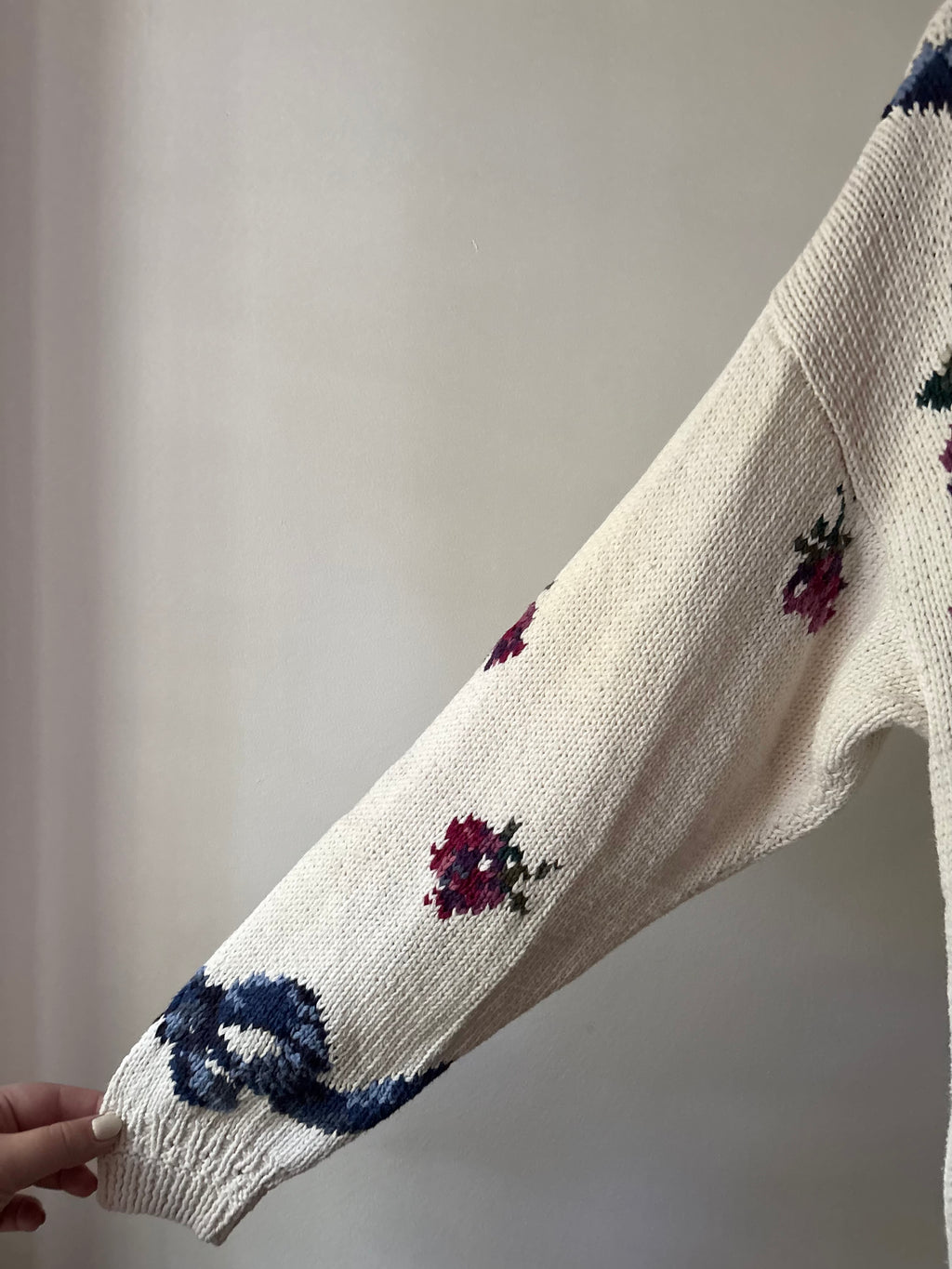 1990s Handknit Cream Bouquet Sweater with Bows
