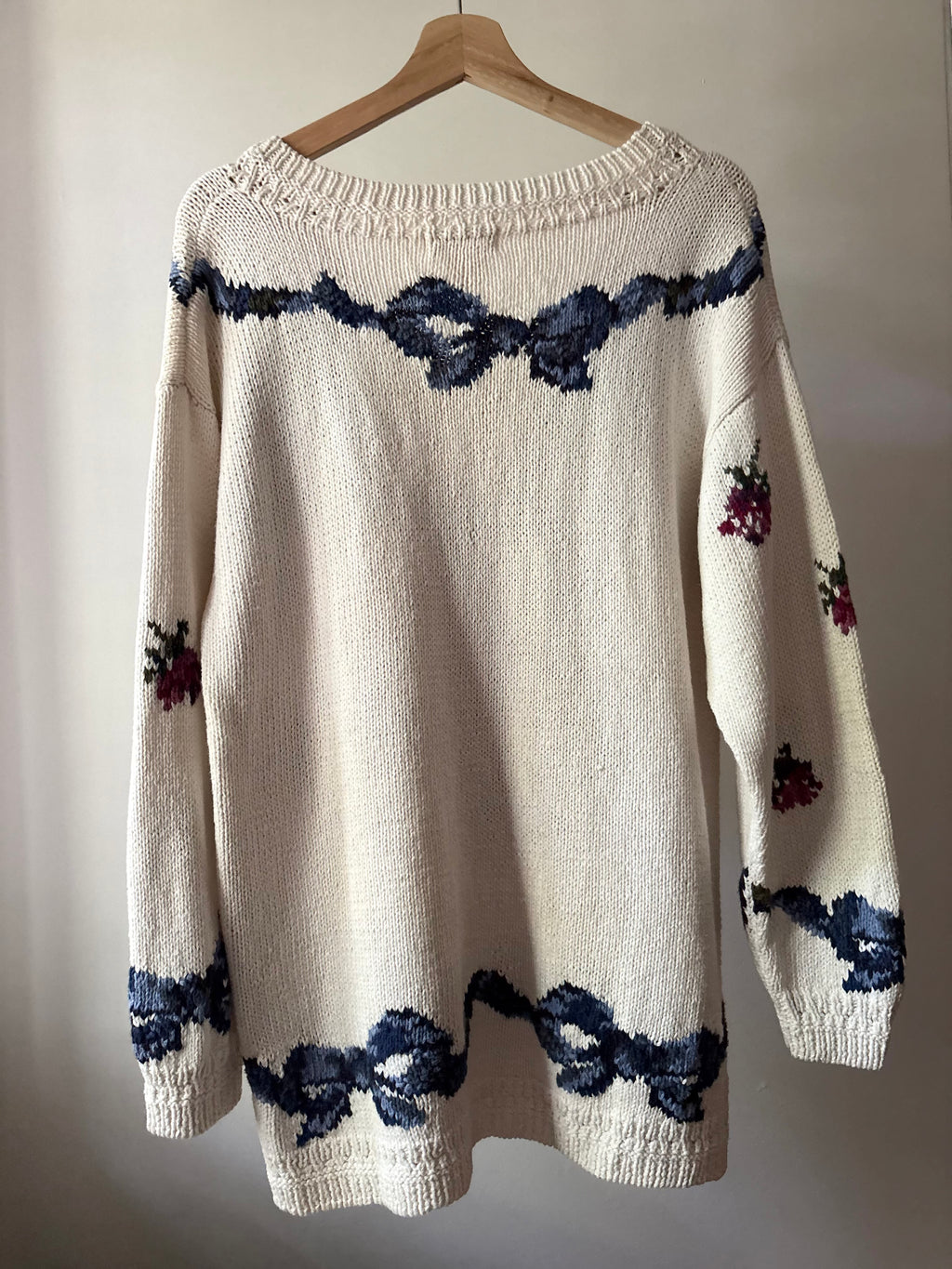 1990s Handknit Cream Bouquet Sweater with Bows