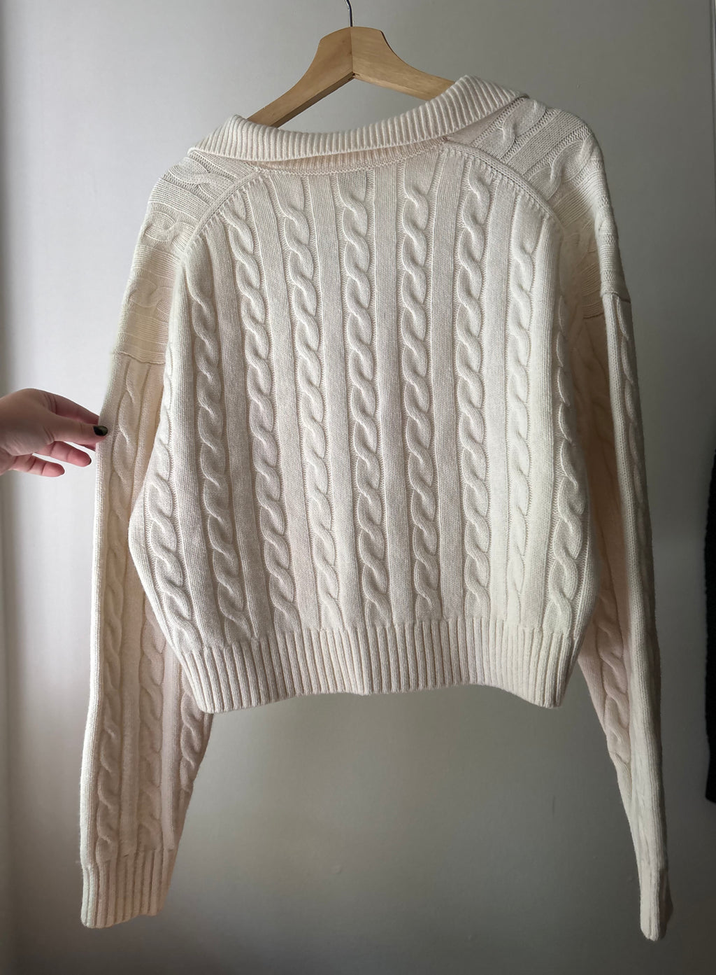 Soft Merino Wool Cropped Cable knit Sweater