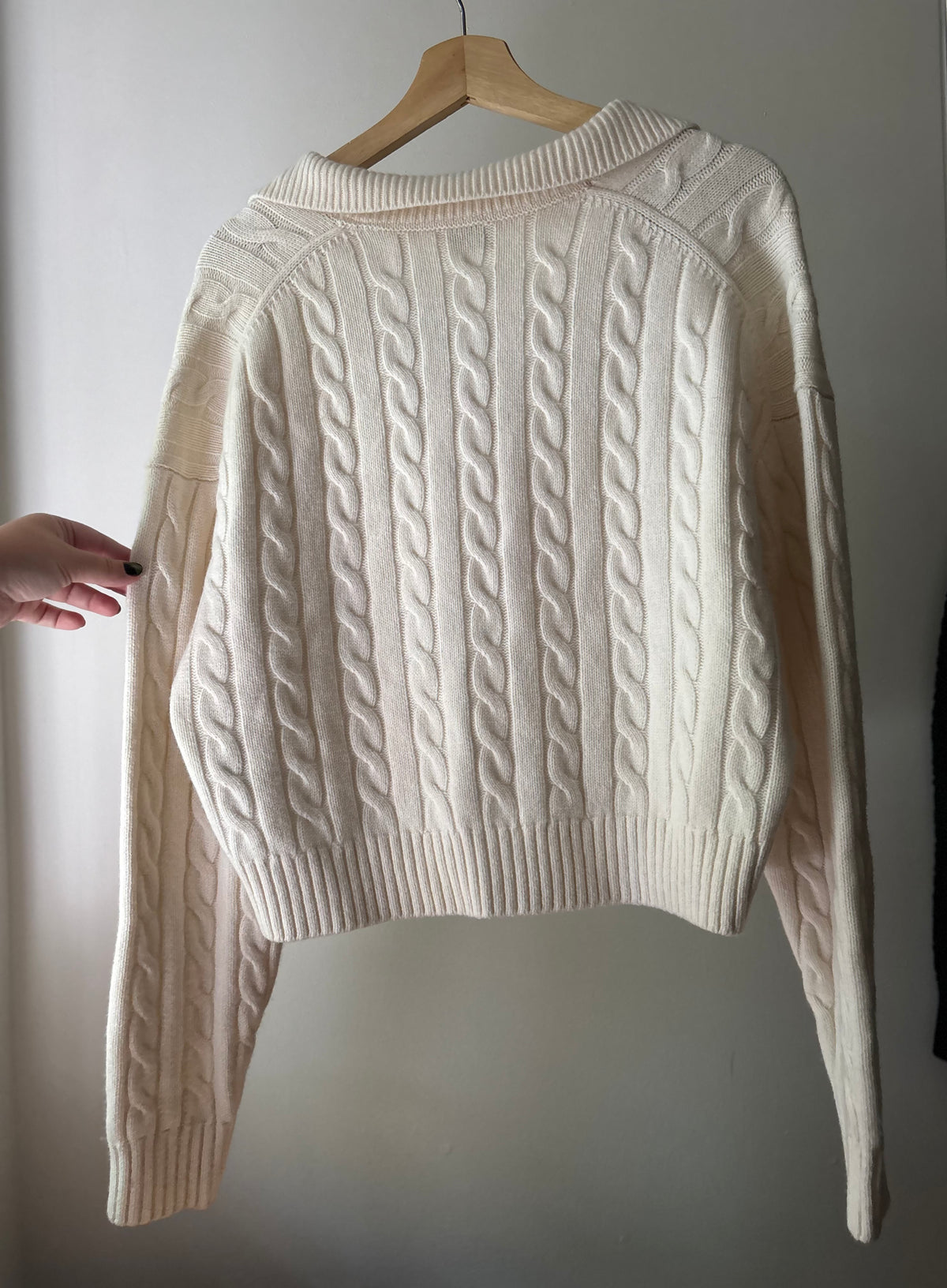 Soft Merino Wool Cropped Cable knit Sweater