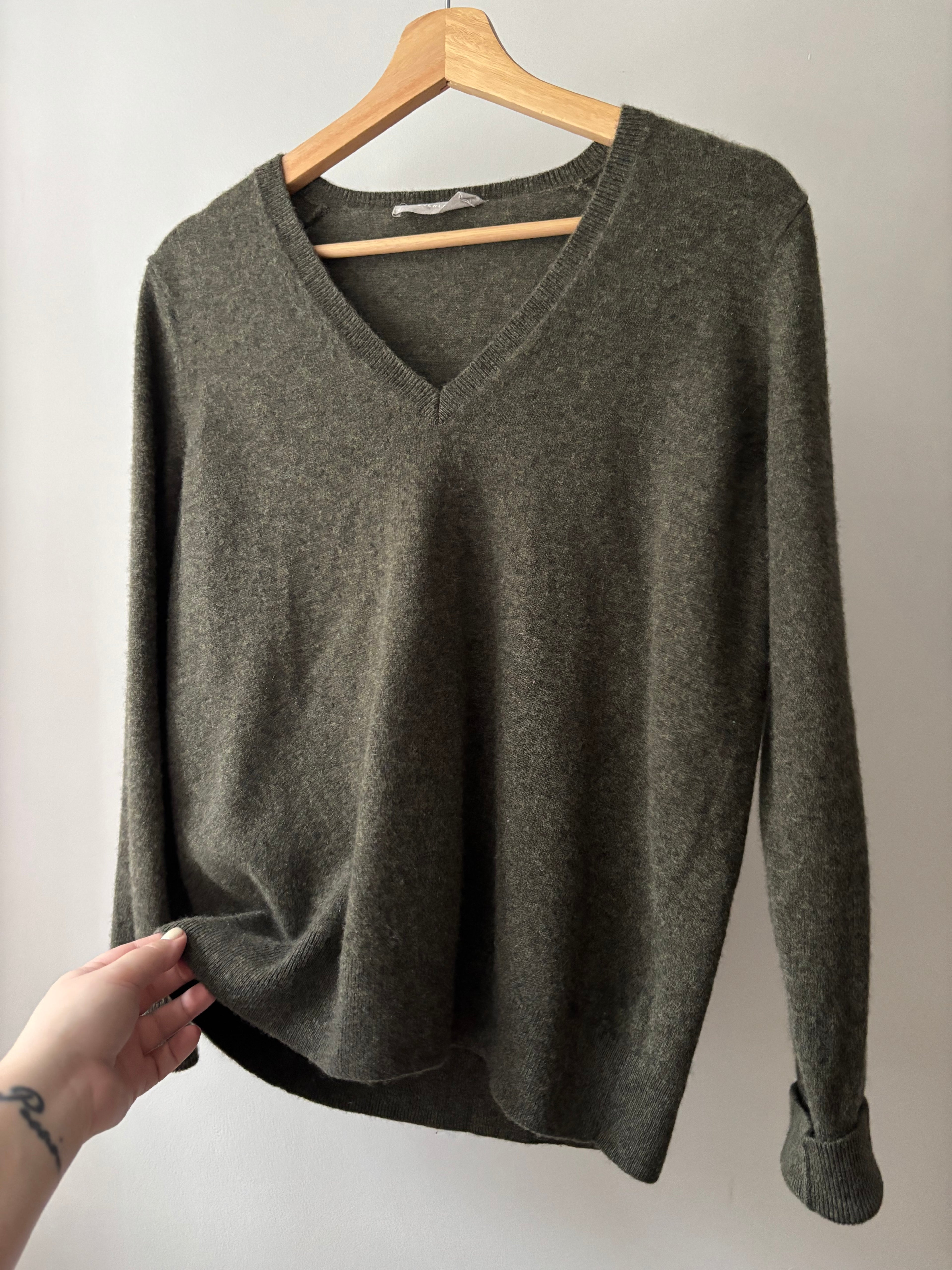 Cashmere Olive Green Everlane V-neck Sweater