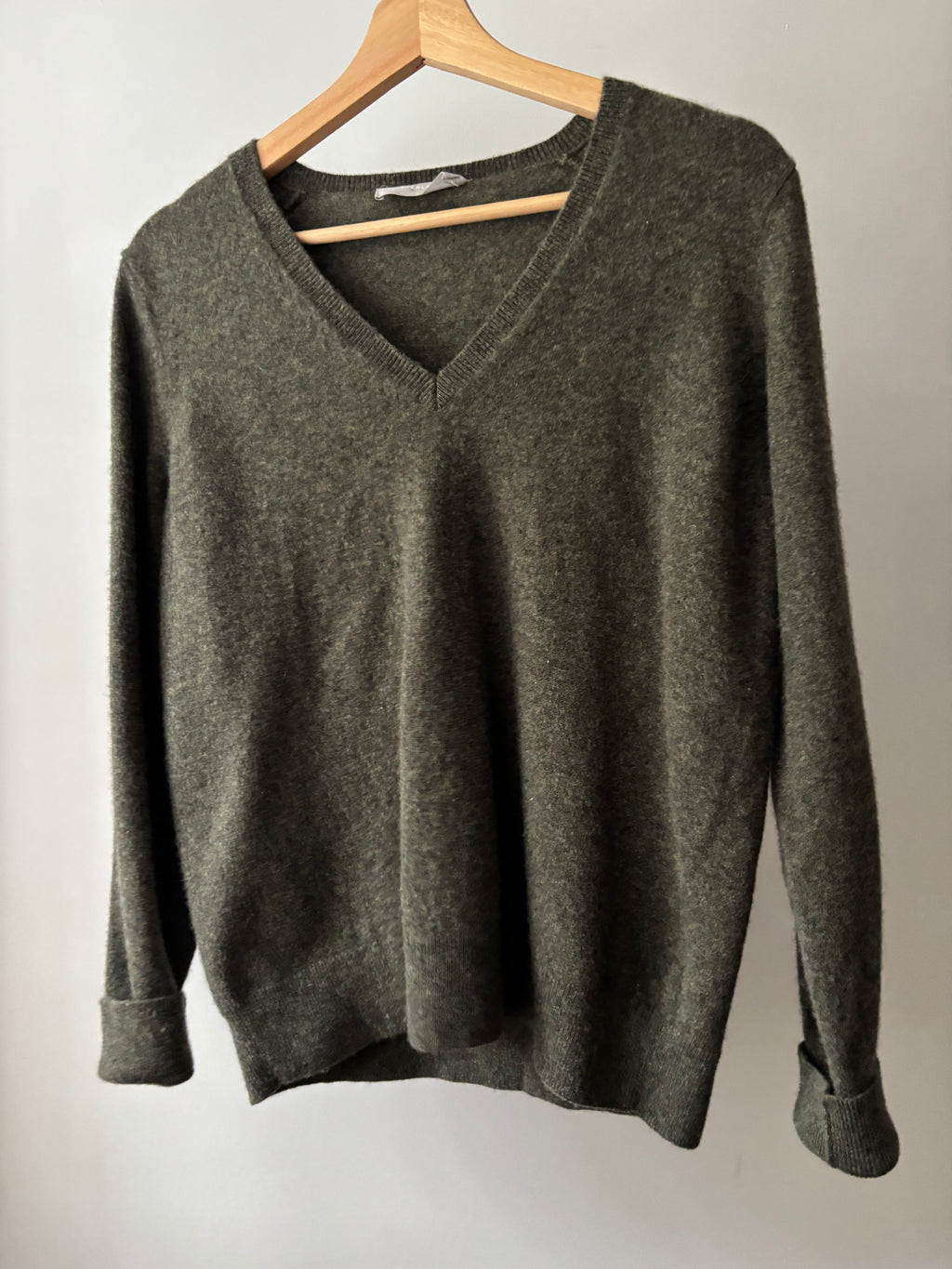 Cashmere Olive Green Everlane V-neck Sweater