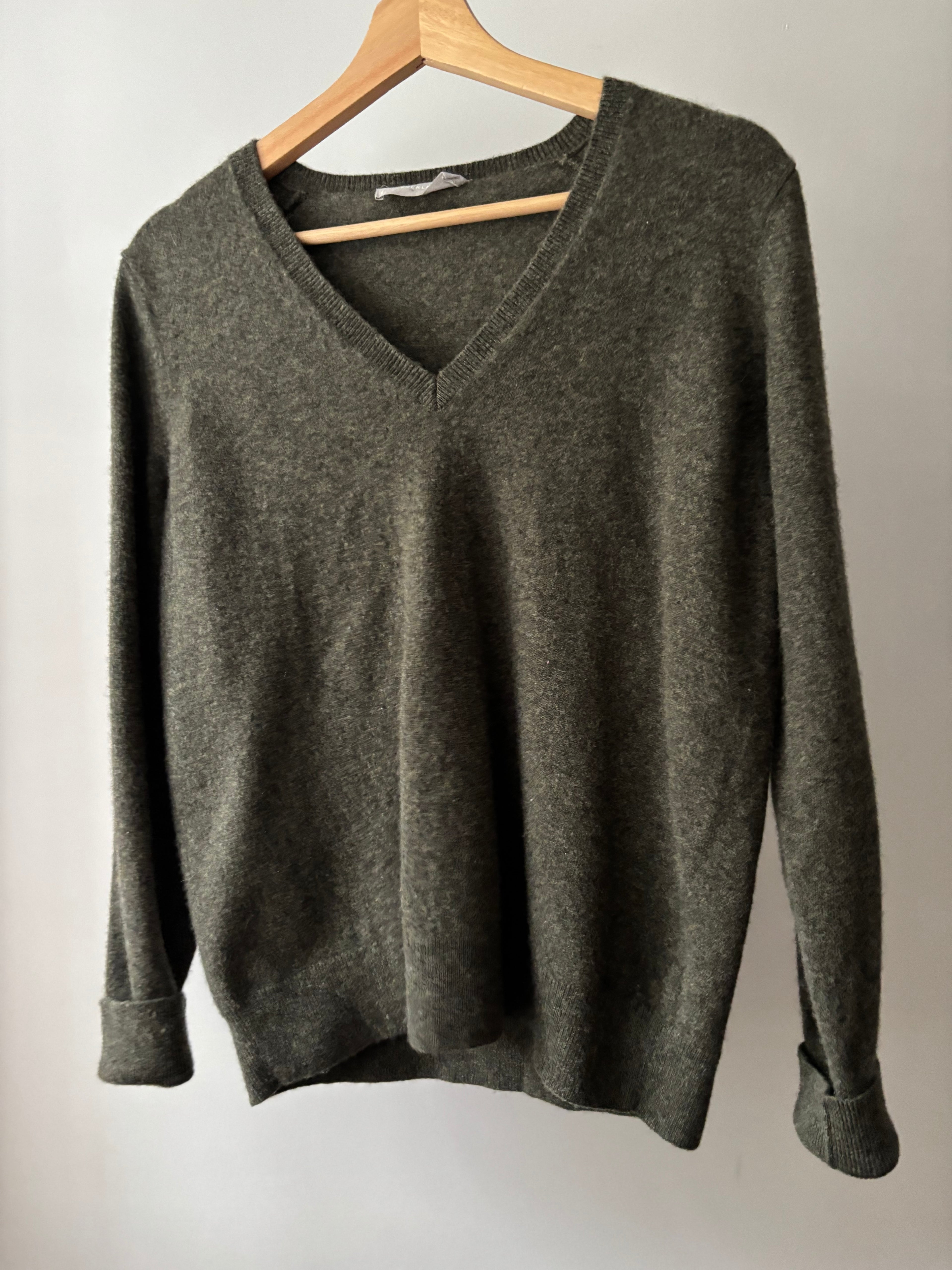 Cashmere Olive Green Everlane V-neck Sweater