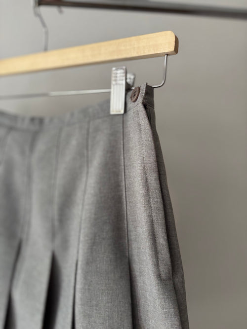 1990s Grey Pleated Mini Skirt | 27" waist