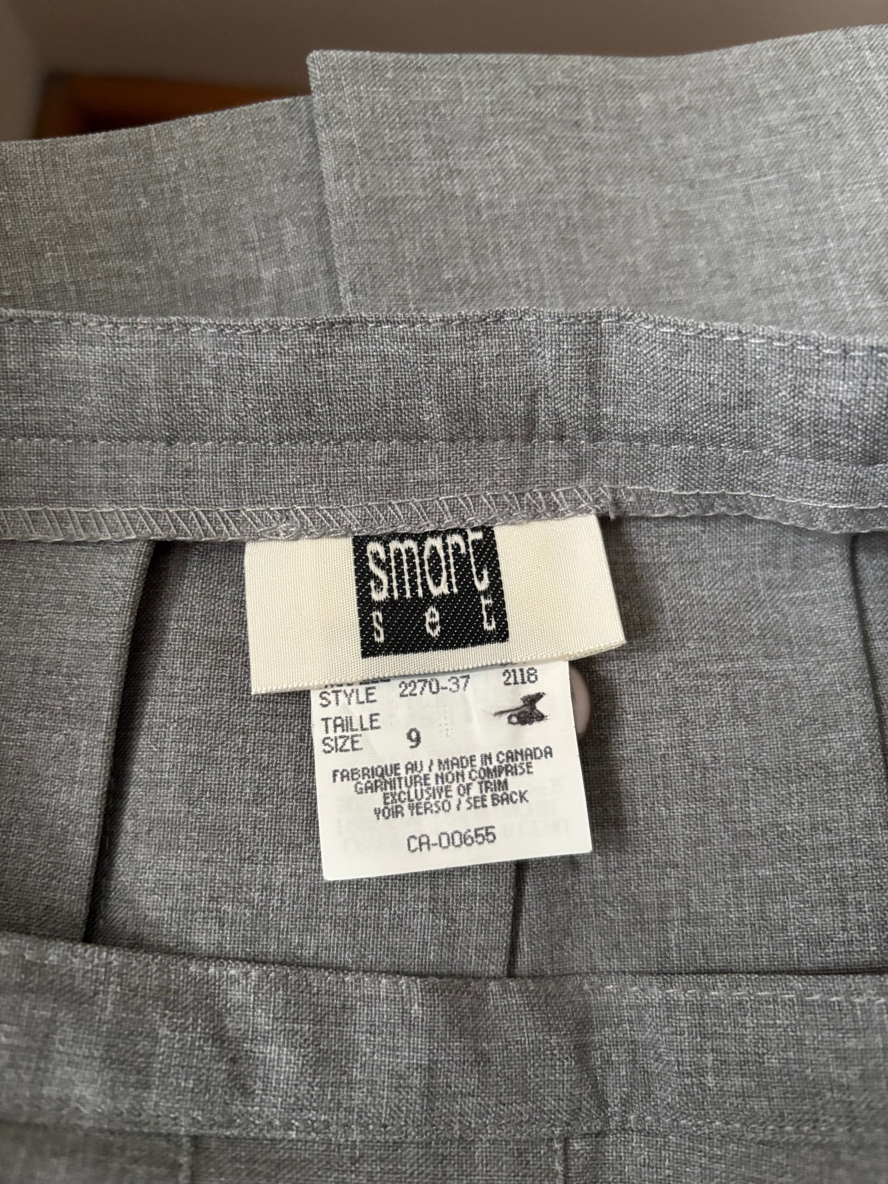 1990s Grey Pleated Mini Skirt | 27" waist