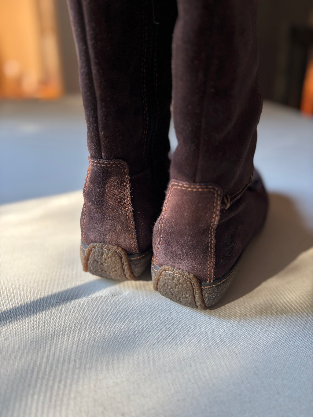 Y2K Brown Suede Boots with Sherpa Lining | Size 8