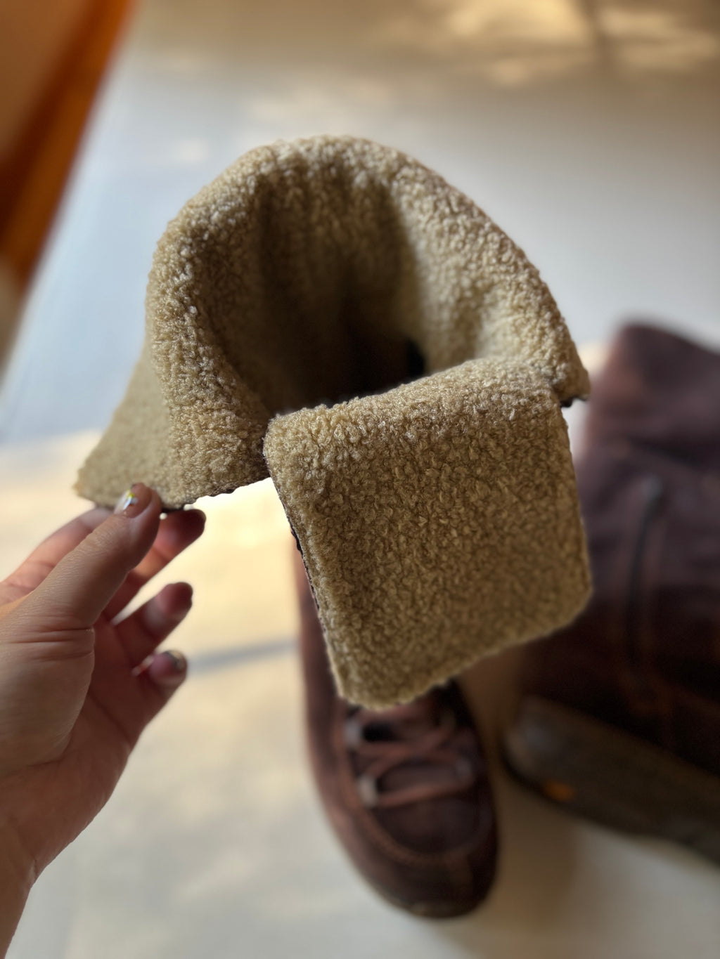 Y2K Brown Suede Boots with Sherpa Lining | Size 8
