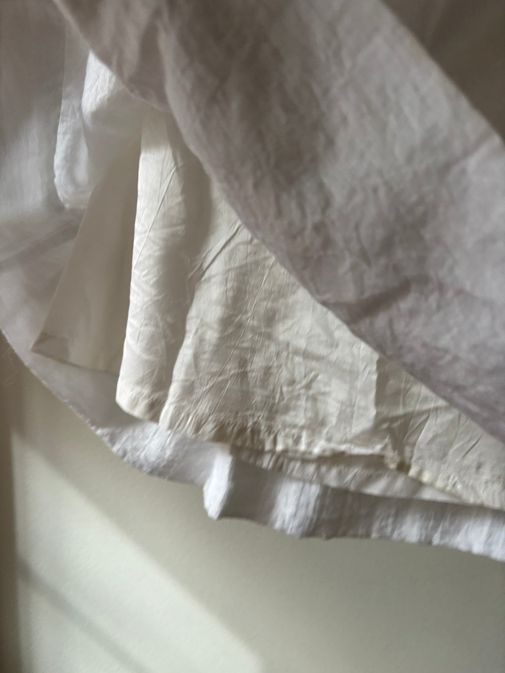 Y2K White Flowy Skirt with Pockets | 28" waist